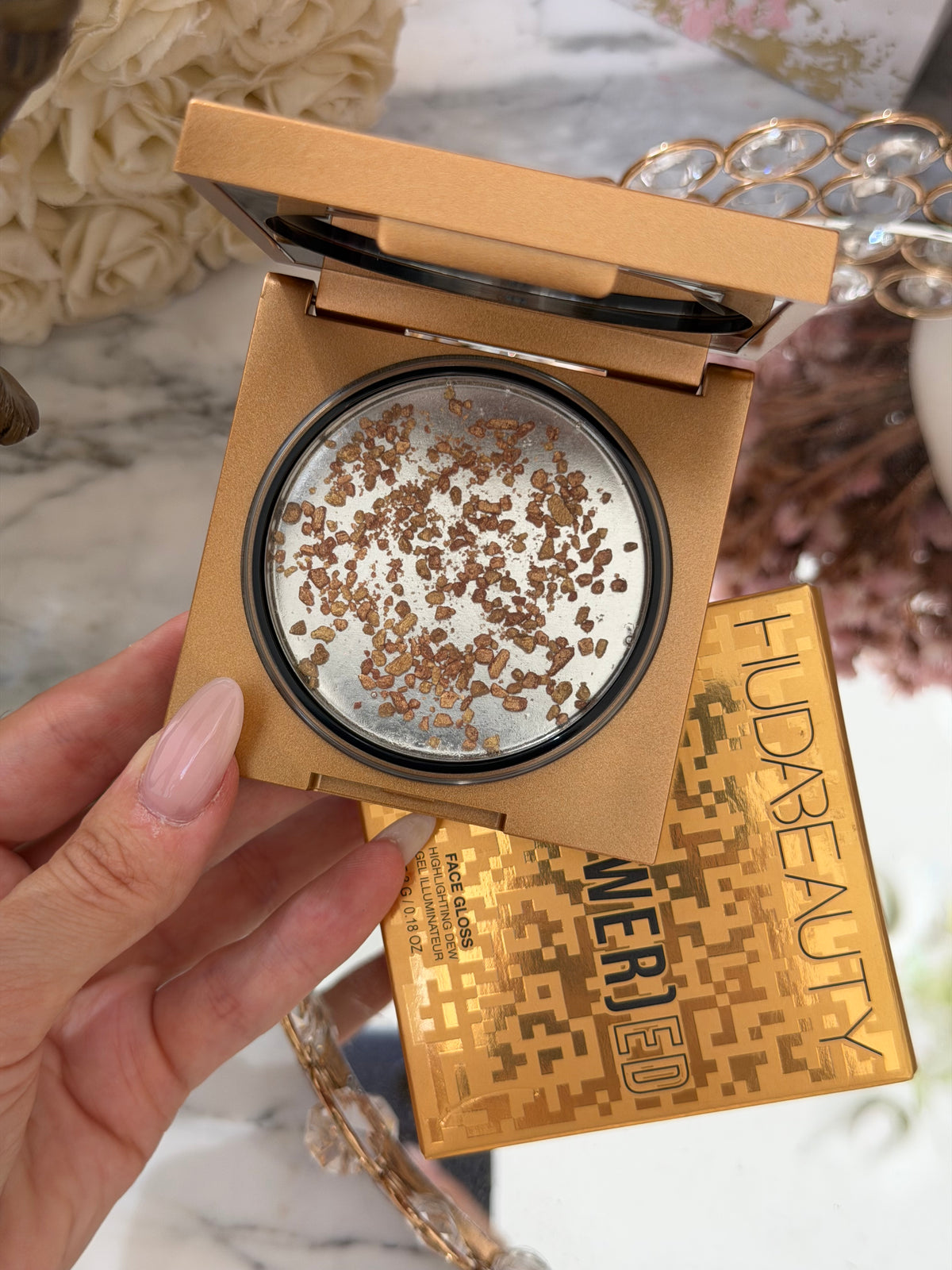 HUDA BEAUTY Empowered Face Gloss Highlighting Dew - Glow Energy