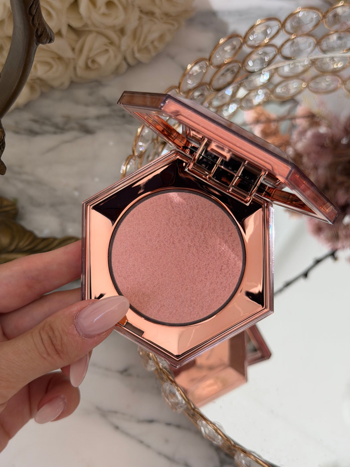 FENTY BEAUTY Diamond Bomb All-Over Diamond Veil Highlighter - Rosé Rave