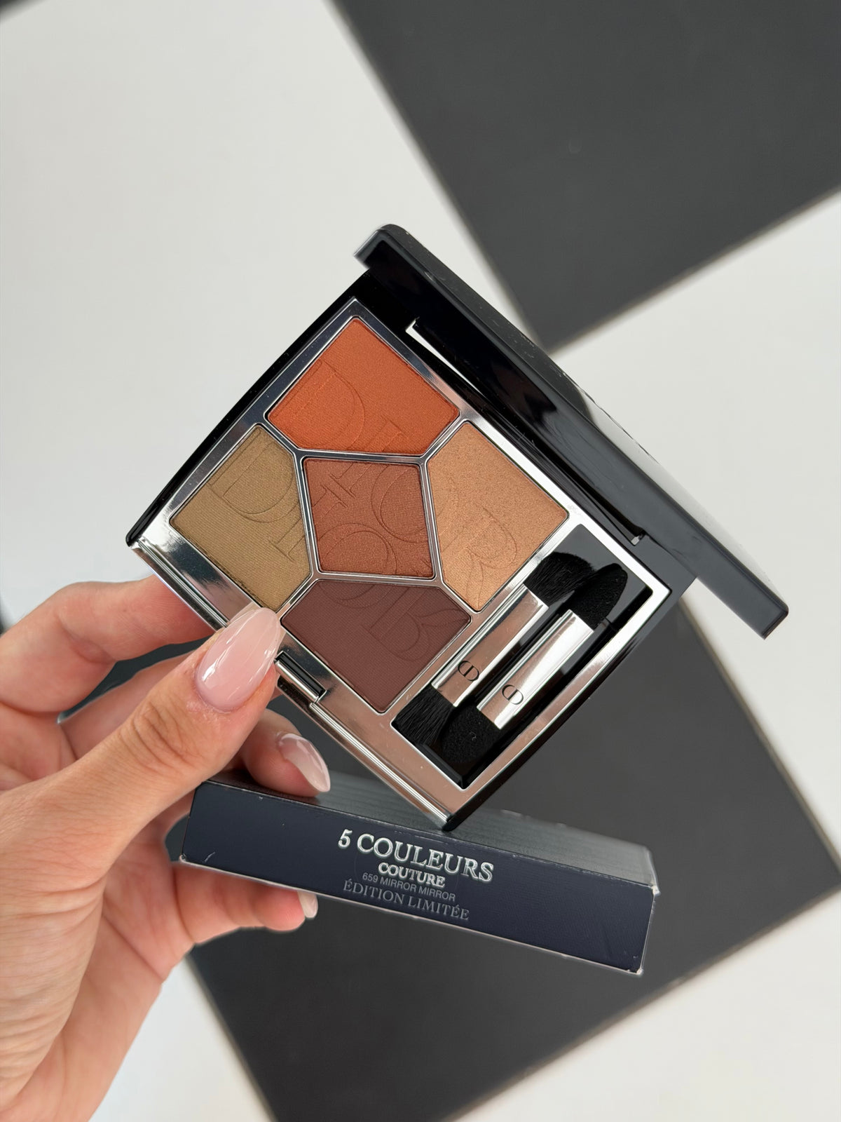 DIOR Diorshow 5 Couleurs
Eye Palette - 5 Eyeshadows - High Color and Long Wear (659)