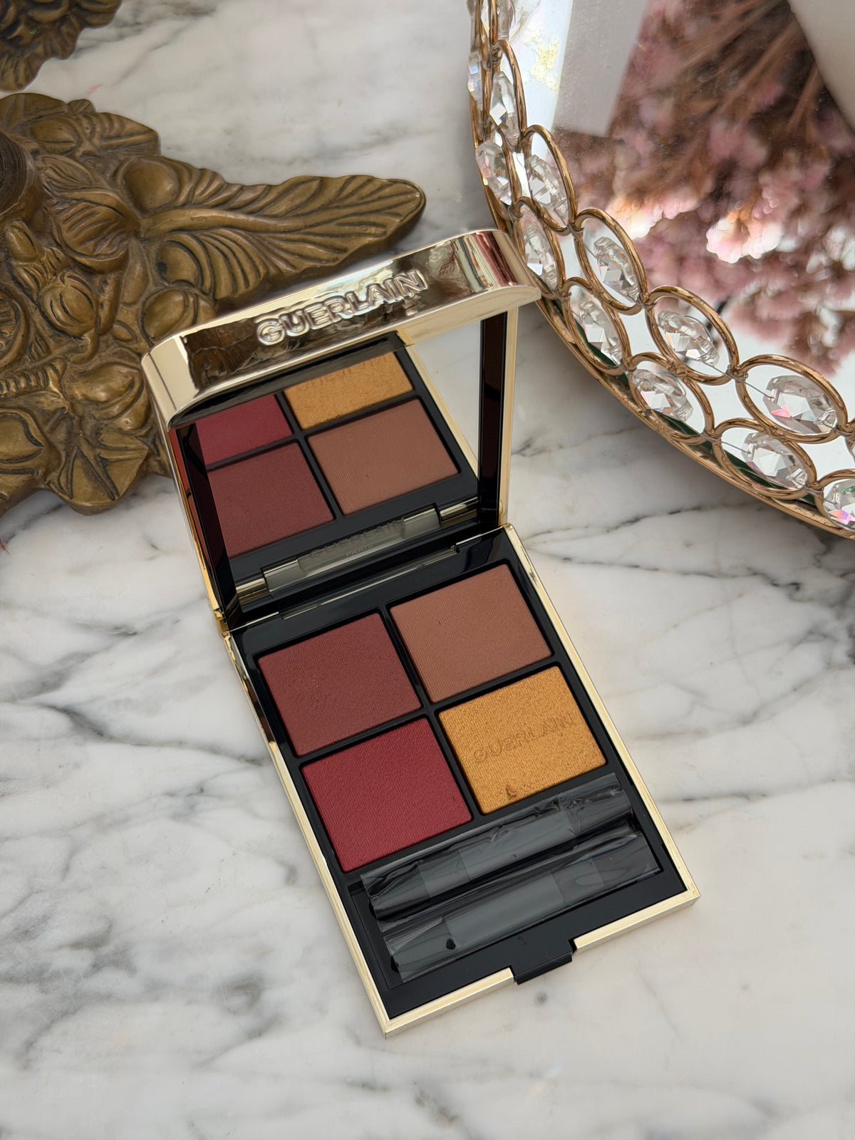 GUERLAIN Ombres G
Eyeshadow Quad
Multi-Effect, High Color & Long Wear (214)