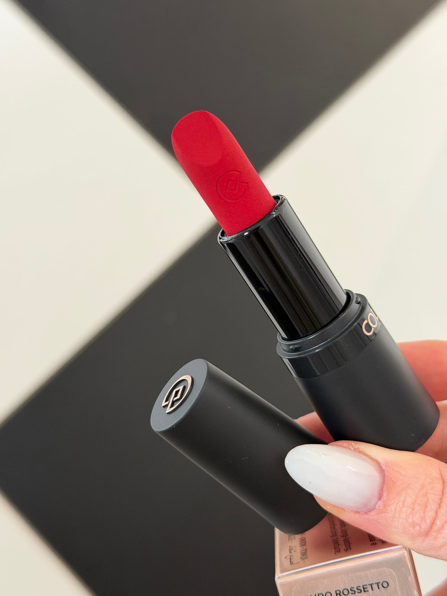 COLLISTAR
Puro Matte Lipstick (109)
Hydrated Lips With a Long-Lasting Matte Finish