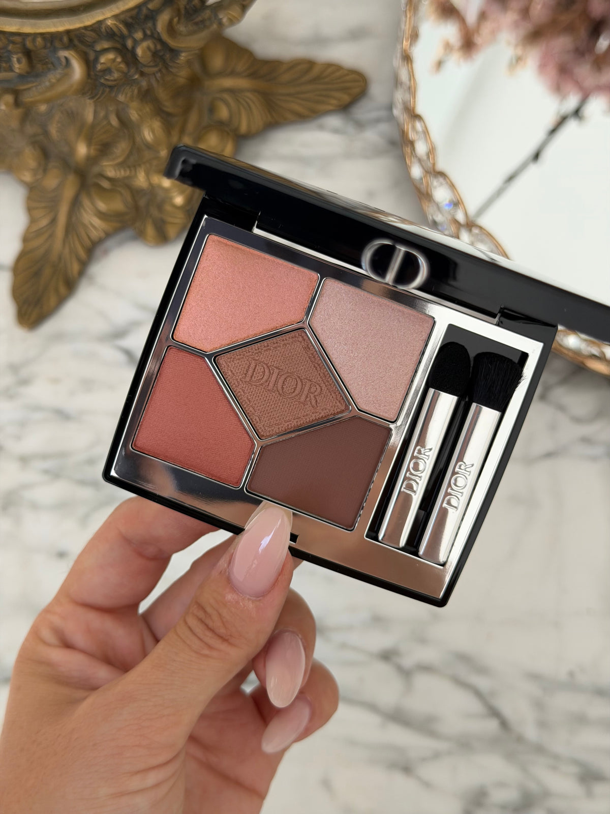 DIOR Diorshow 5 Couleurs
Eye Palette - 5 Eyeshadows - High Color and Long Wear (429)