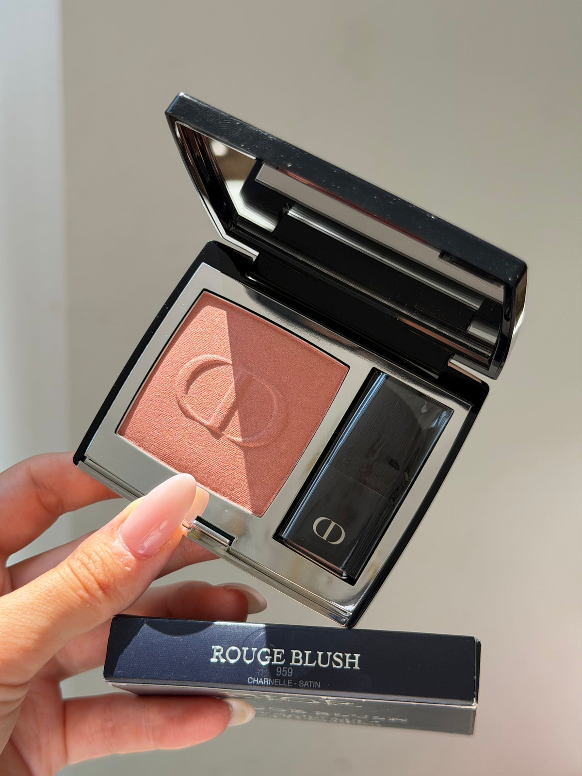 DIOR Rouge Blush Satin
Couture Colour Makeup - Long Wear (959)