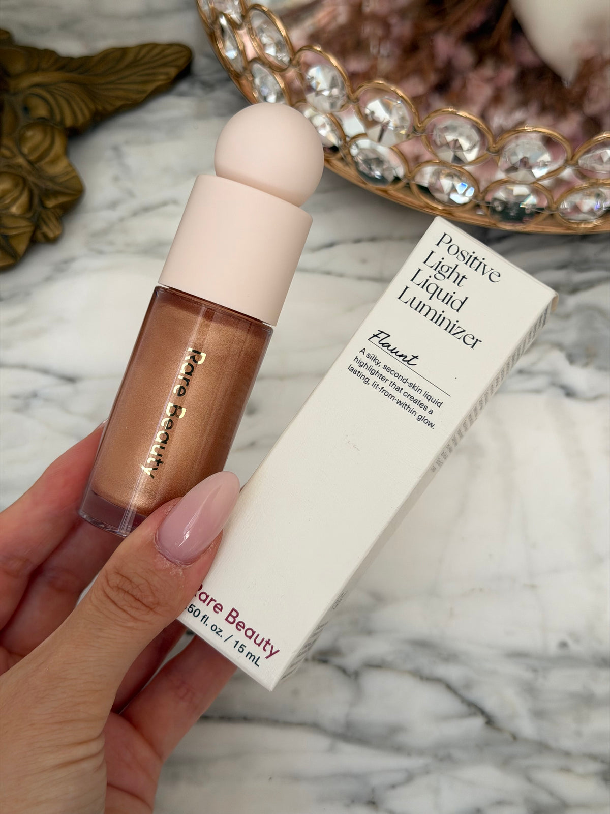 RARE BEAUTY Positive Light Liquid Luminizer - Flaunt