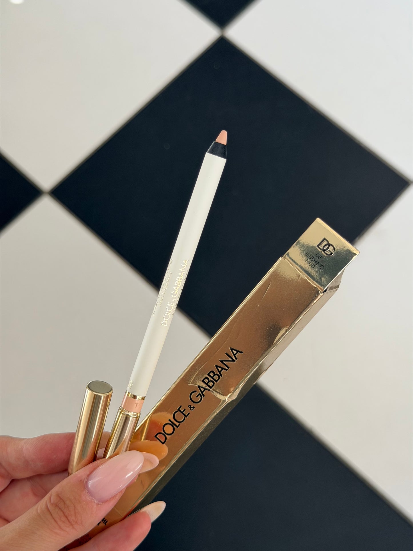 DOLCE&GABBANA Sleek Khol Glider 
10H Lasting Intense Color Eye Pencil (08)