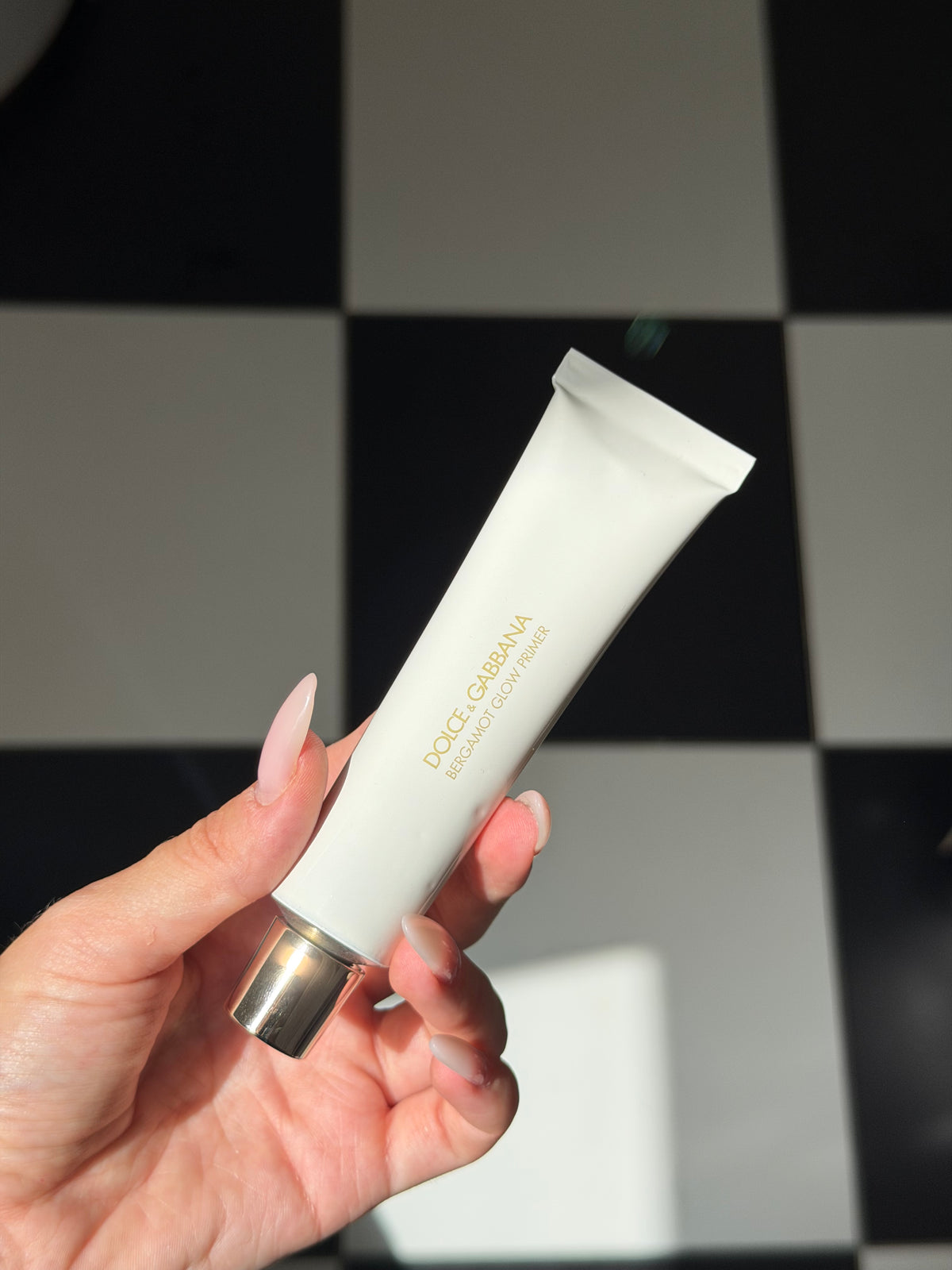 DOLCE&GABBANA Bergamot Glow Primer
Lasting Makeup & Glow Enhancer