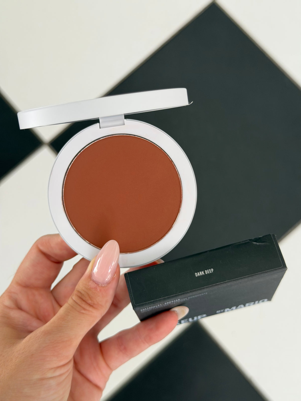 MAKEUP BY MARIO Softsculpt Powder Bronzer - Dark Deep
