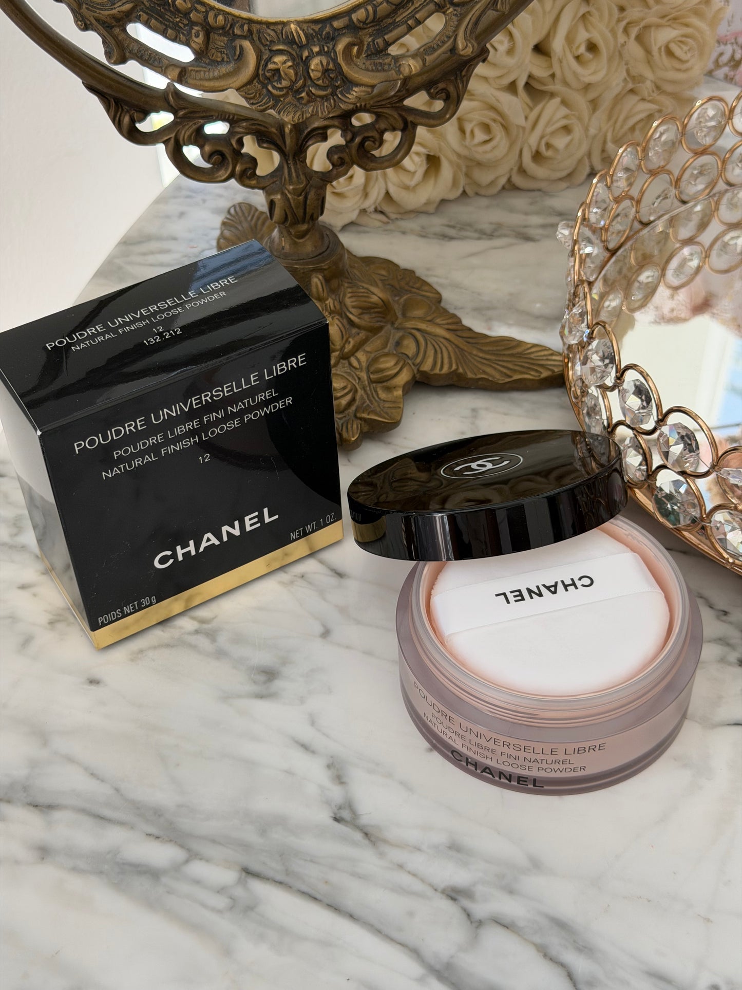 CHANEL Poudre Universelle Libre
Natural Finish Loose Powder (12)