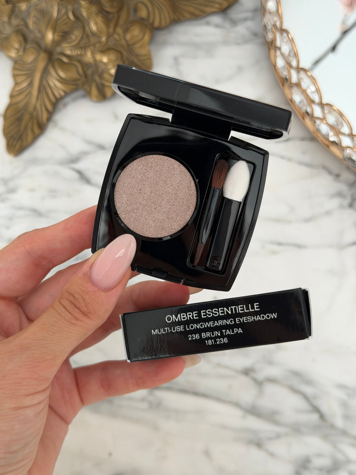 CHANEL Ombre Essentielle Multi-Use Longwearing Eyeshadow (236)