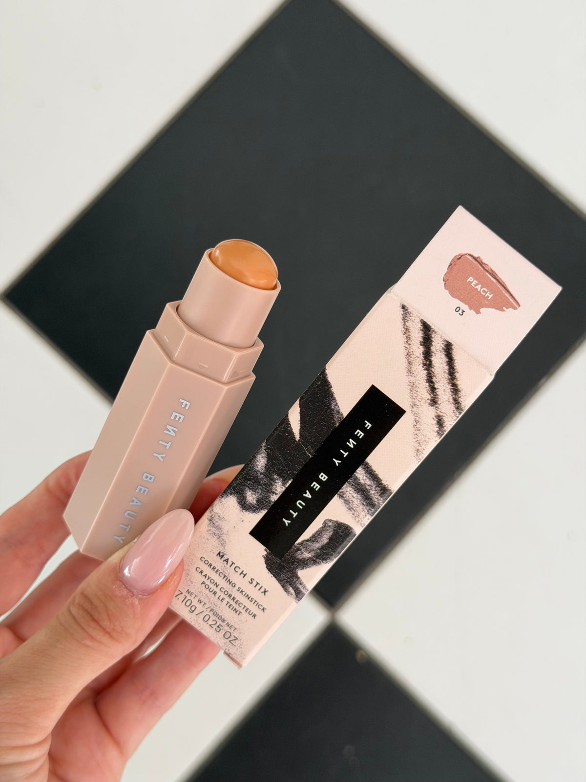 FENTY Match Stix Correcting Skinstick (03)