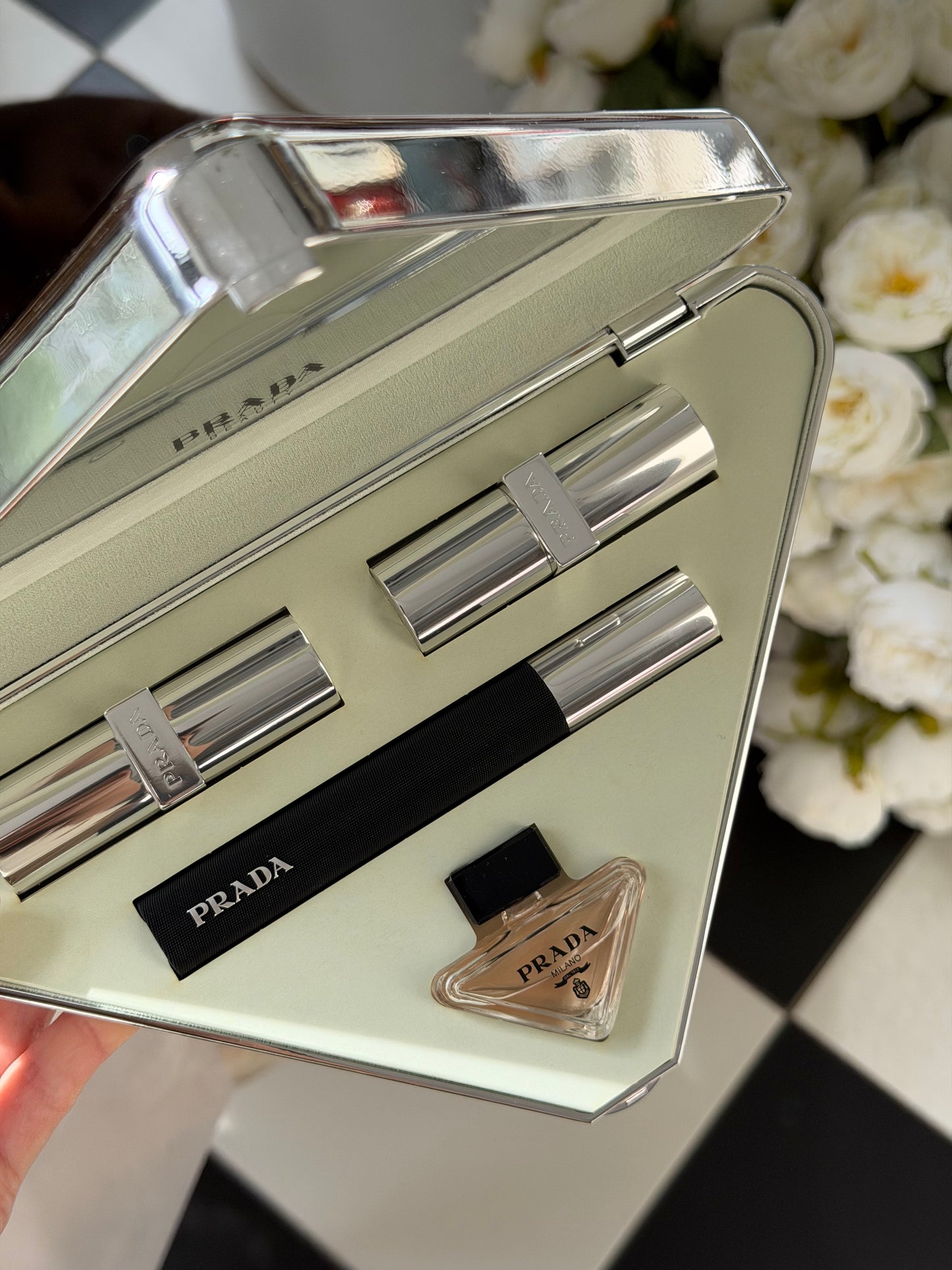 PRADA Beauty Clutch Essentials Case Set
