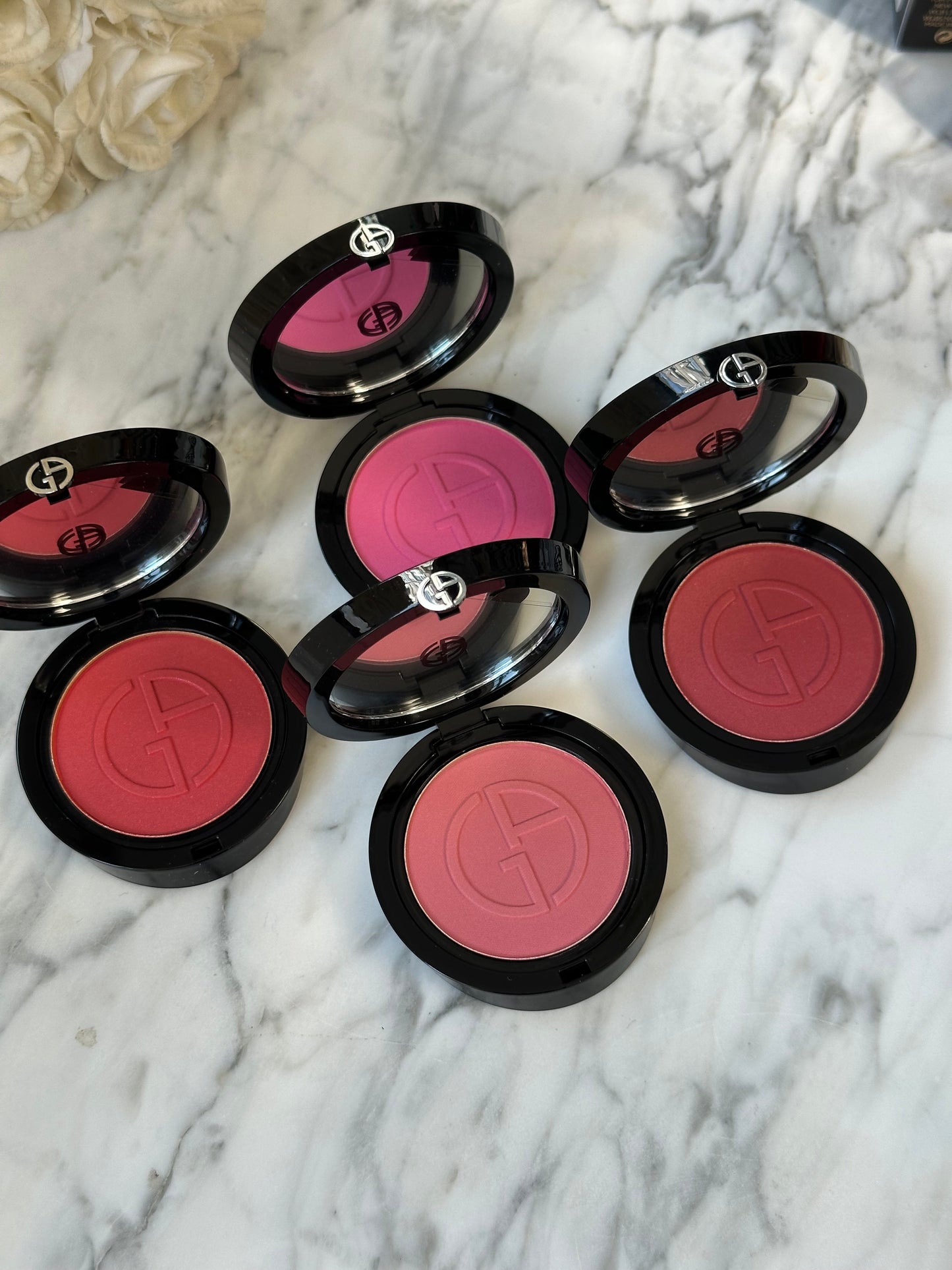 ARMANI Luminous Silk Glow Blush
Powder Blush For Natural Color & Glow (61)