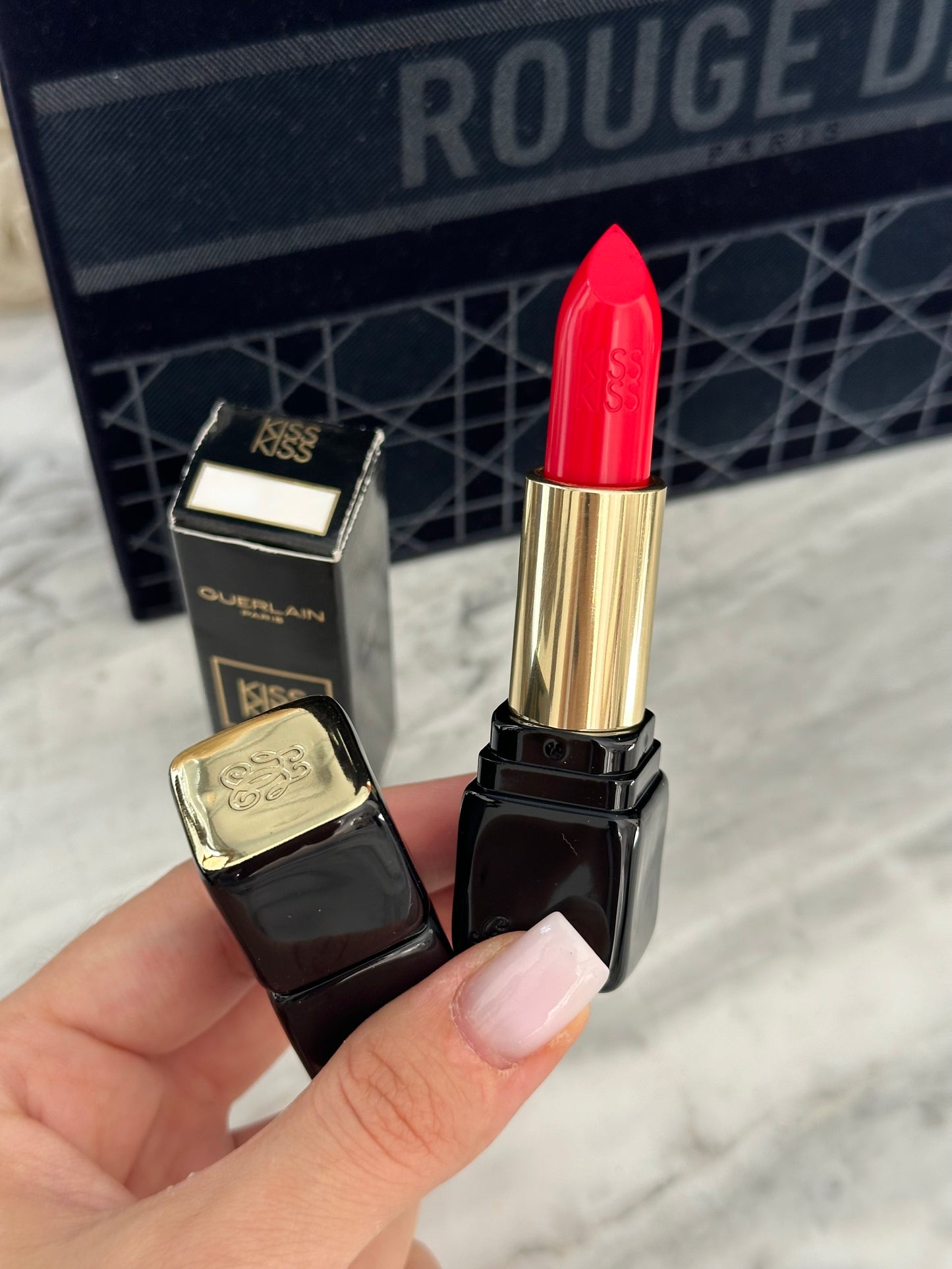 GUERLAIN Kisskiss (331)
Shaping Cream Lip Color