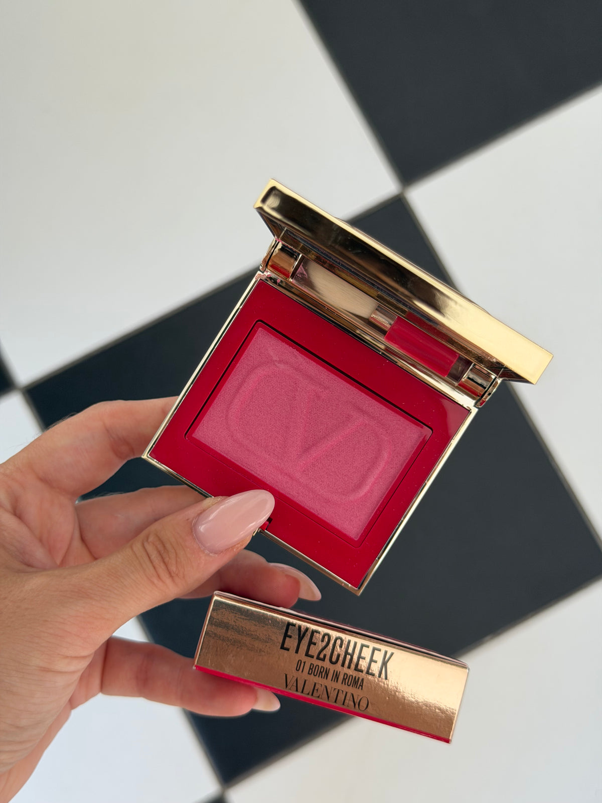 VALENTINO Eye2Cheek Dual-Use Blush & Eyeshadow (01)