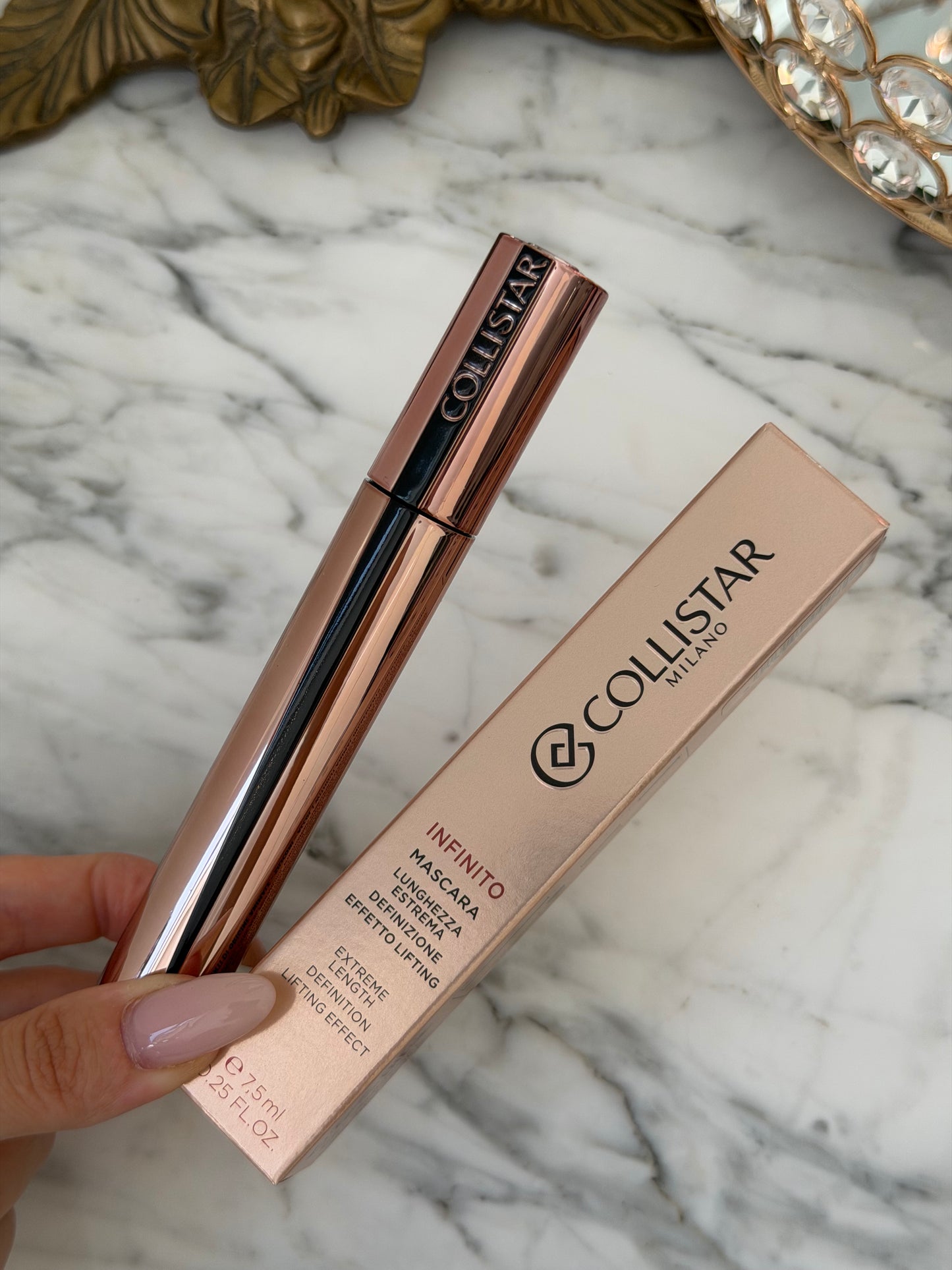 COLLISTAR Infinito Mascara
Extreme Length, Definition Lifting Effect