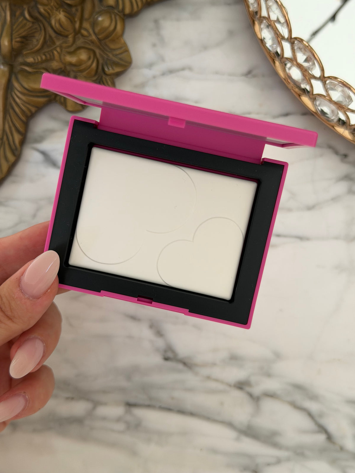 NARS Light Reflecting™ Setting Powder - Limited Edition Pink With Heart Motifs