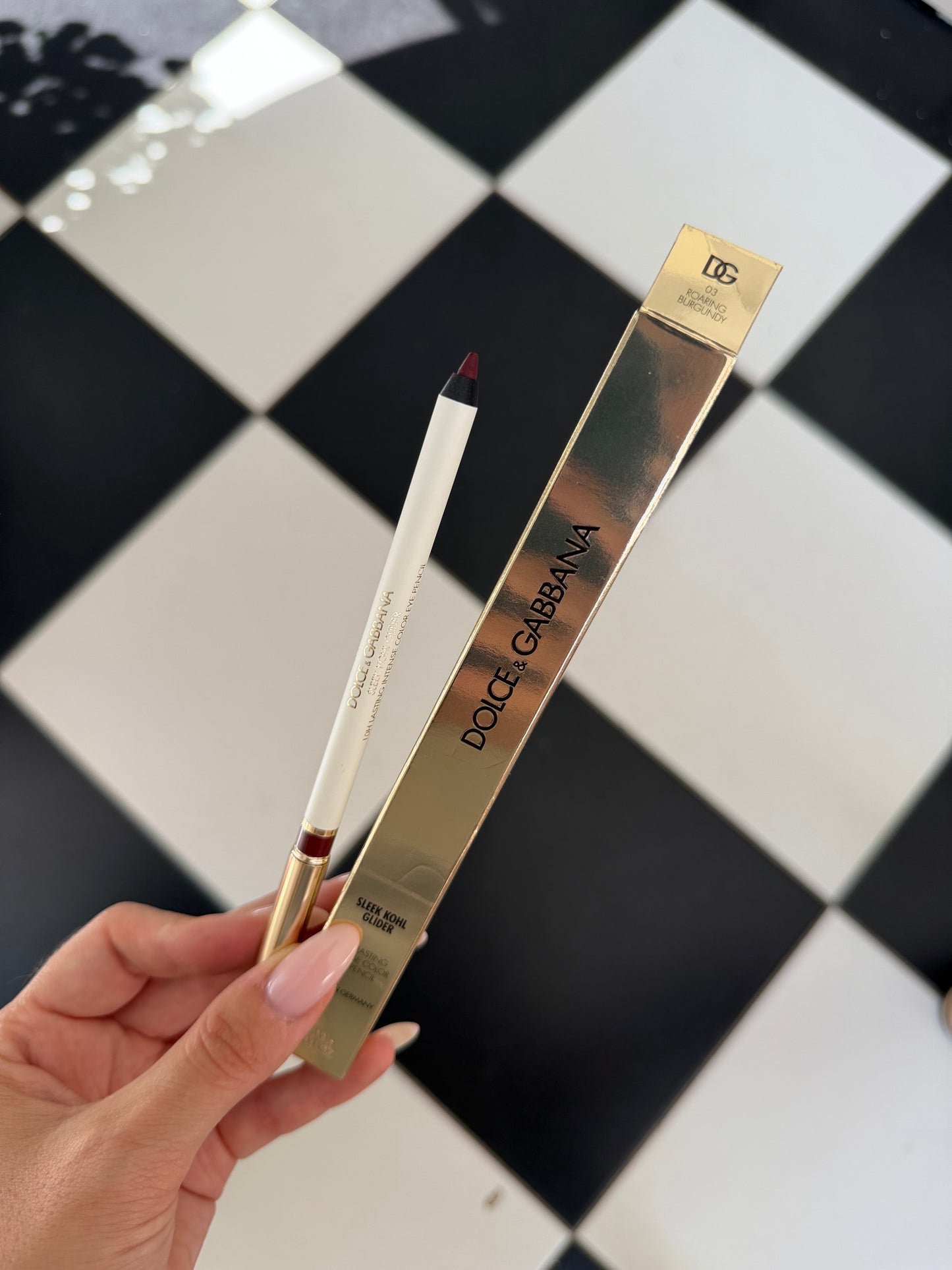 DOLCE&GABBANA Sleek Khol Glider 
10H Lasting Intense Color Eye Pencil (03)