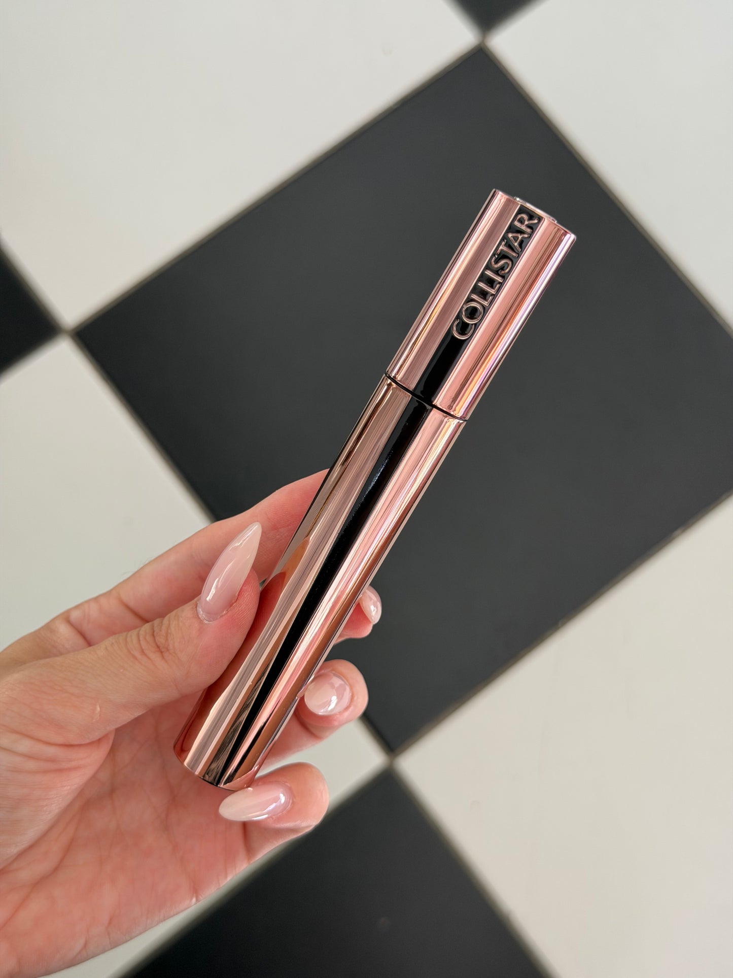 COLLISTAR Infinito Mascara
Extreme Length, Definition Lifting Effect