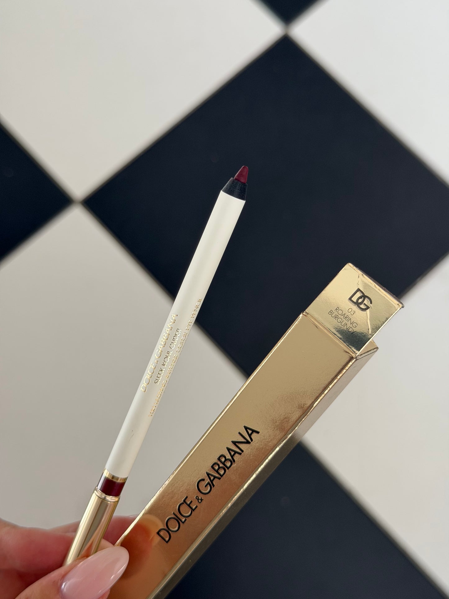 DOLCE&GABBANA Sleek Khol Glider 
10H Lasting Intense Color Eye Pencil (03)