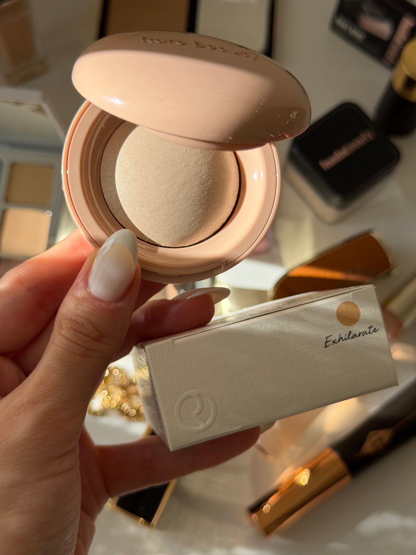 RARE BEAUTY Positive Light Silky Touch Highlighter - Exhilarate