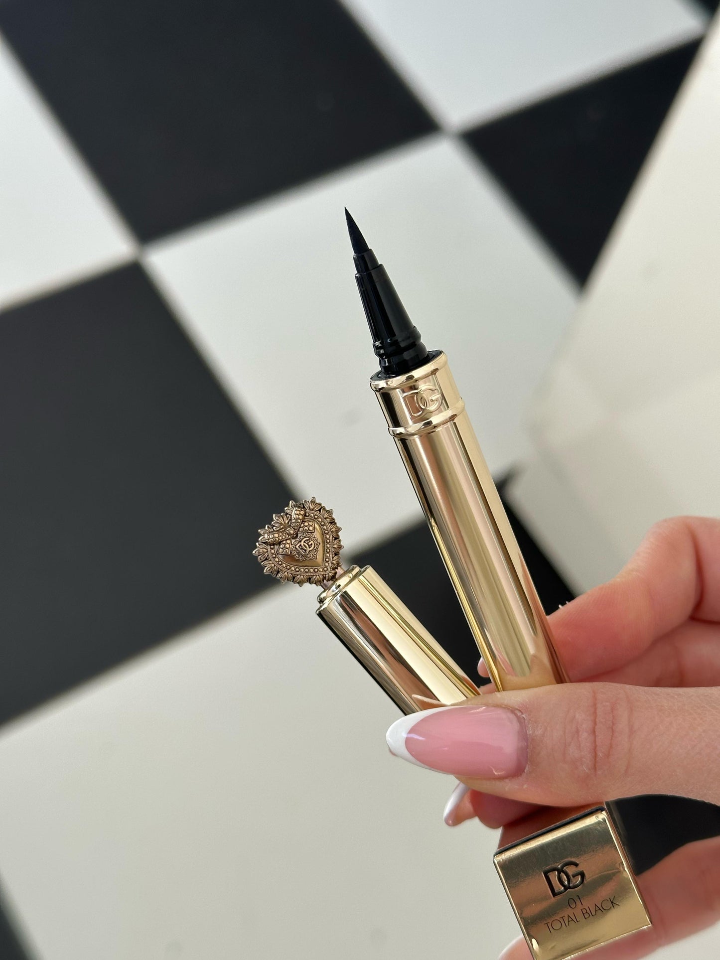 DOLCE&GABBANA Everink Liner
24H Precision Liquid Eyeliner
