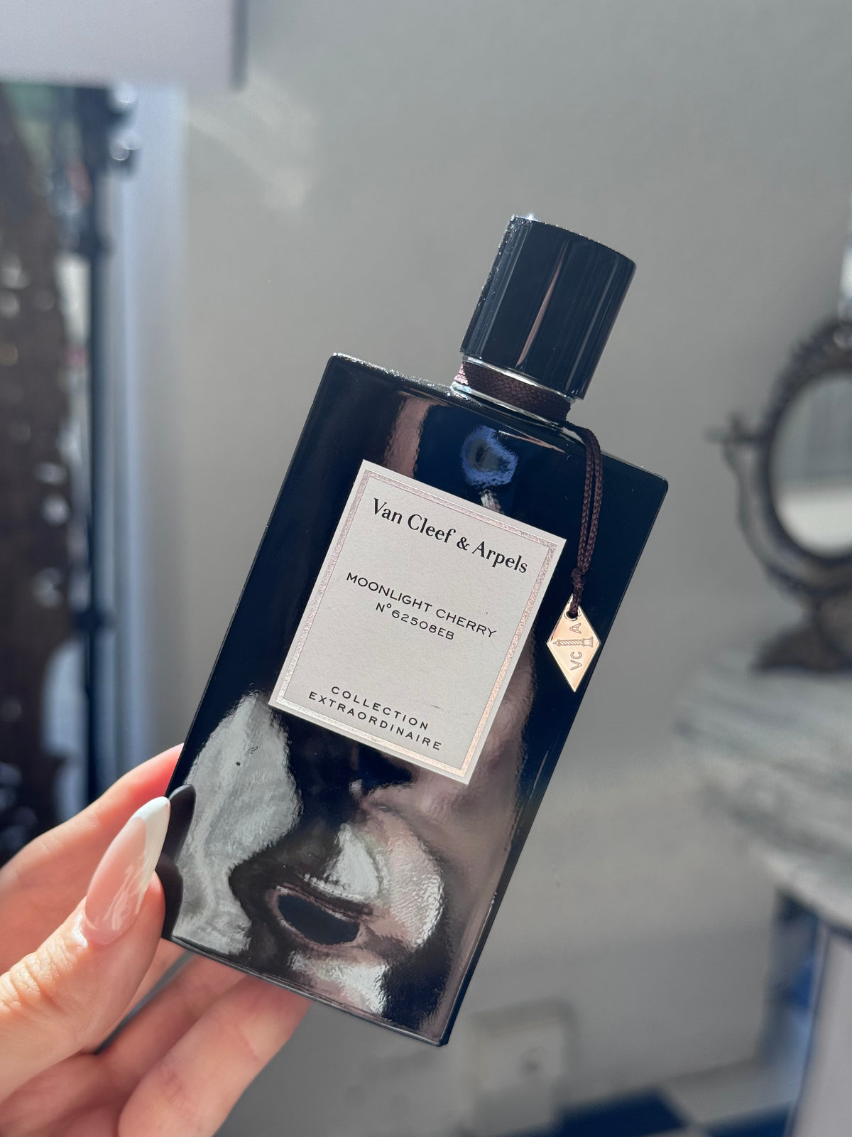 VAN CLEEF & ARPELS Moonlight Cherry Eau De Parfum - Collection Extraordinaire