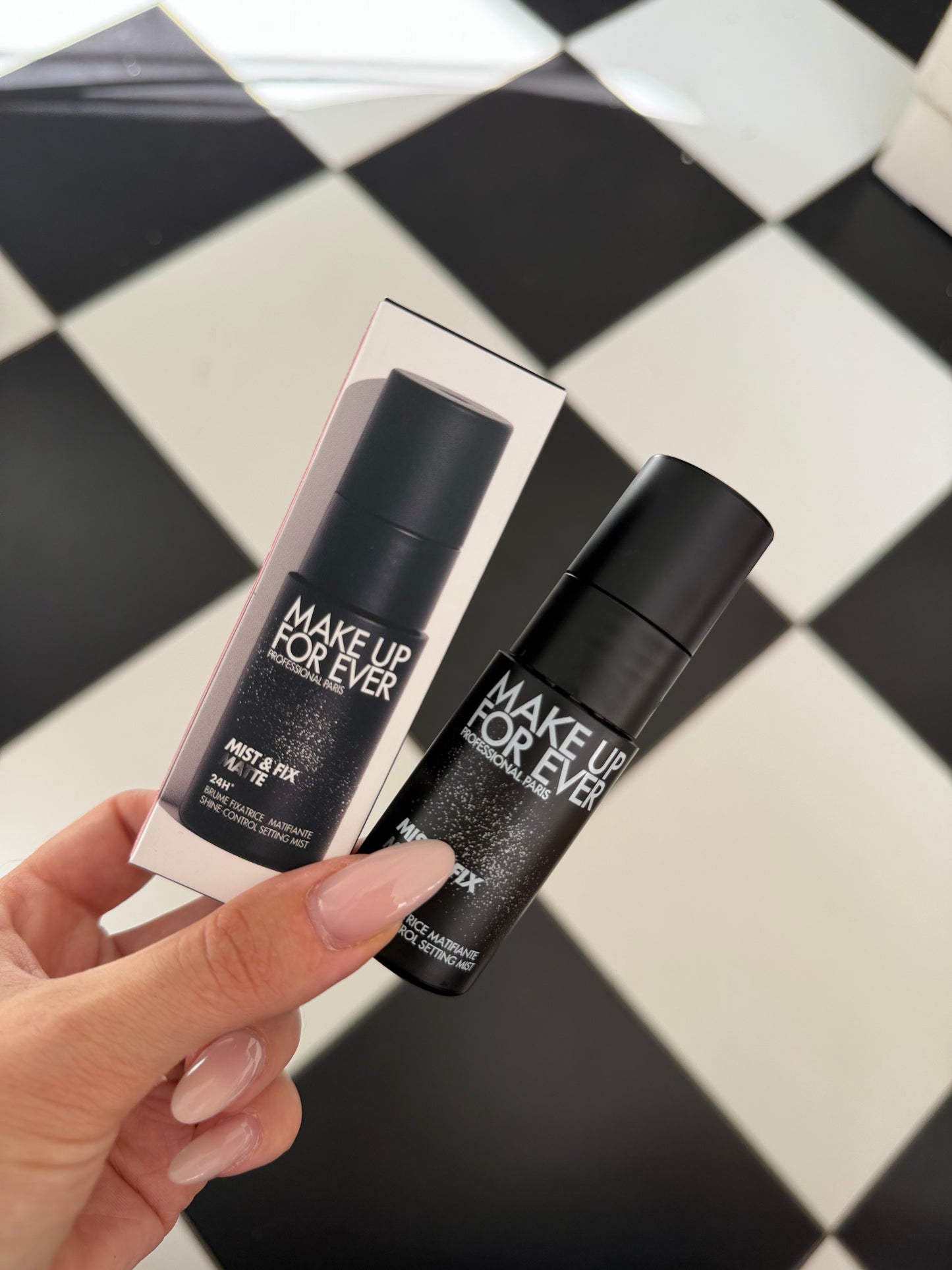 MAKE UP FOR EVER
Mist & Fix 24H Hydrating Setting Spray Mini