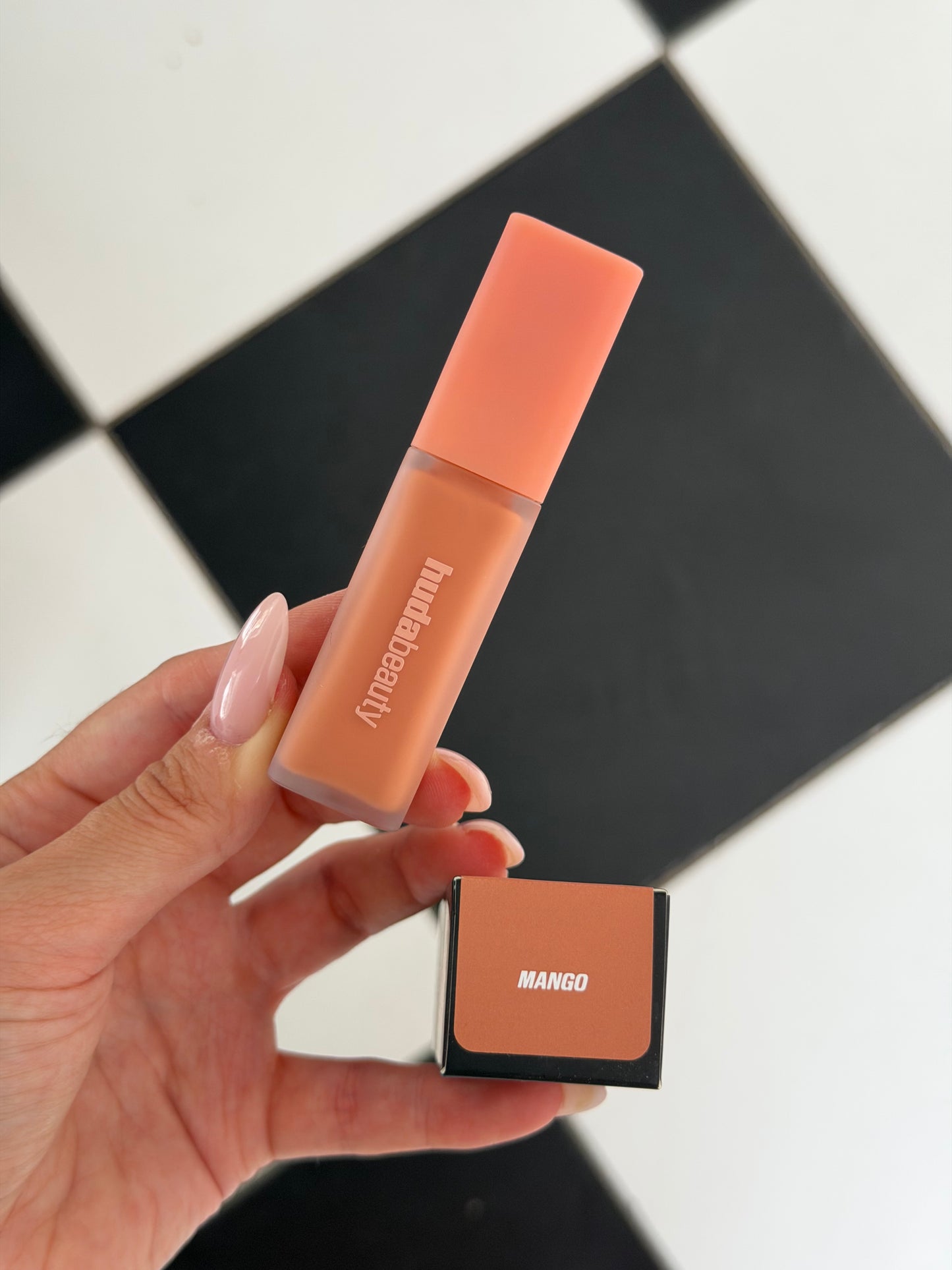 HUDA BEAUTY FauxFilter Luminous Matte Concealer - Mango