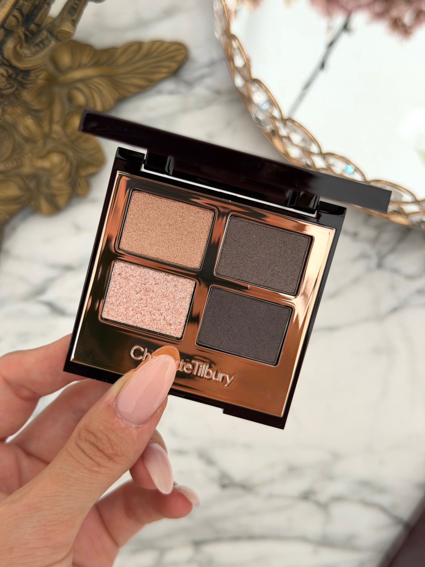 CHARLOTTE TILBURY Luxury Palette - 
The Uptown Girl