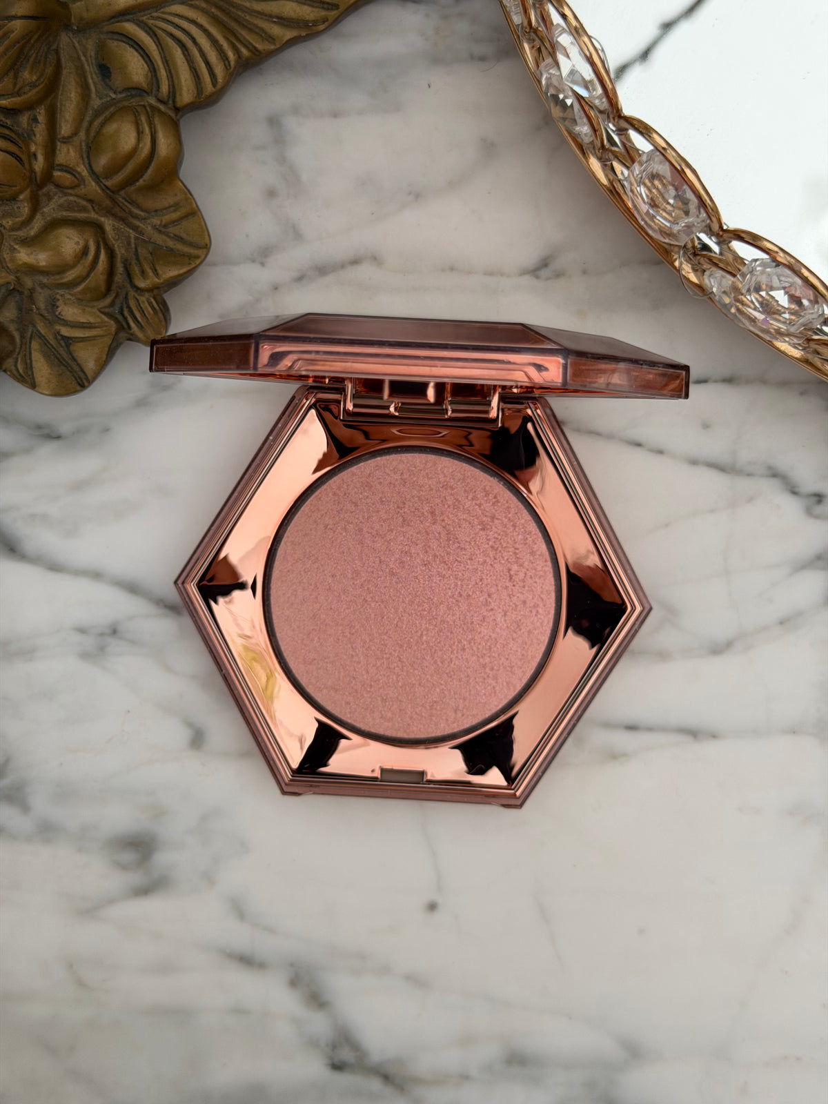 FENTY BEAUTY Diamond Bomb All-Over Diamond Veil Highlighter - Rosé Rave