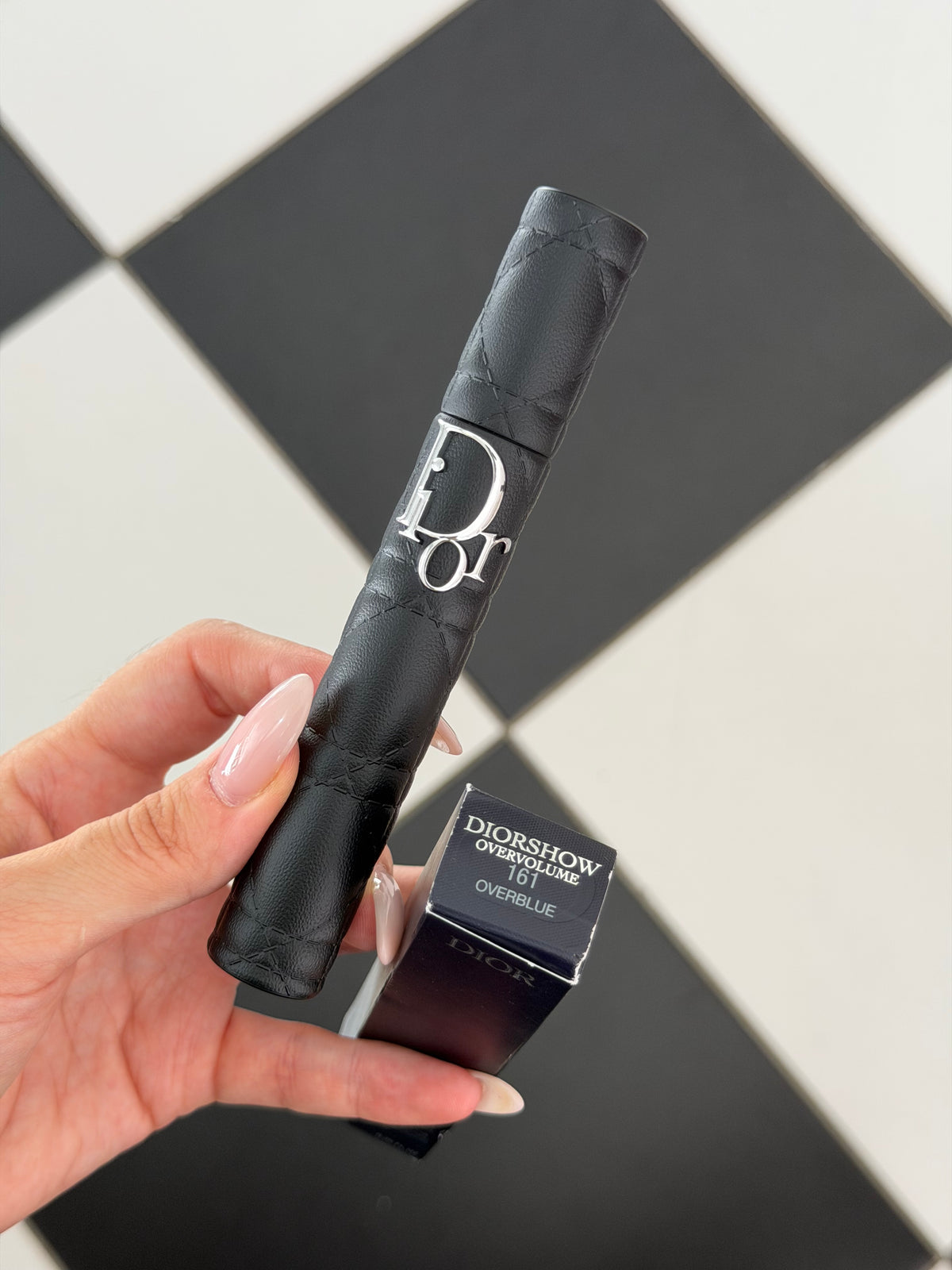 DIOR Diorshow Overvolume (161)
24-Hour Extreme Volume Mascara – Lash-by-Lash Fan Effect