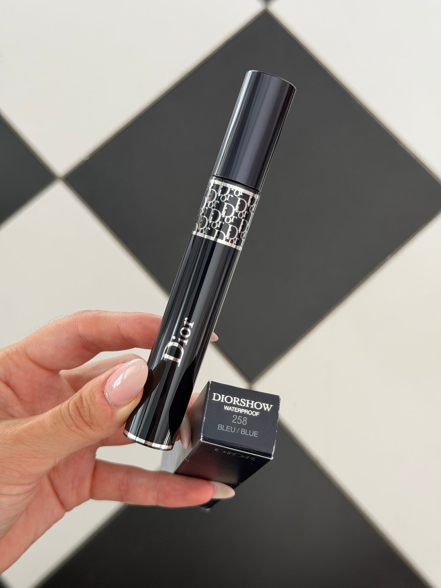 DIOR Diorshow Mascara Waterproof
Buildable Volume Lash-Extension Effect - Blue