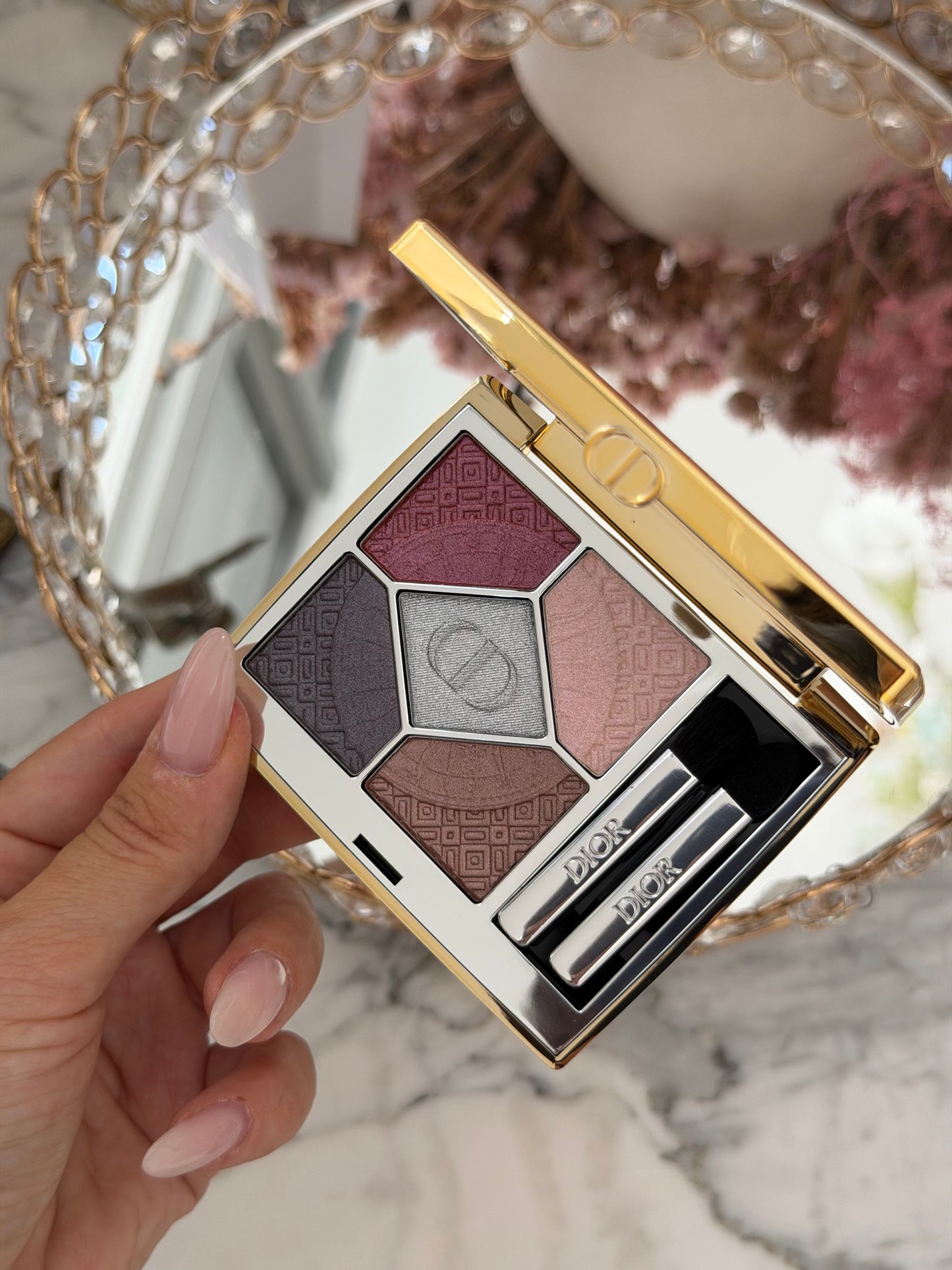 DIOR Diorshow 5 Couleurs - Limited Edition (863)
High-Color Eyeshadow Wardrobe - Longwear Creamy Powder Palette