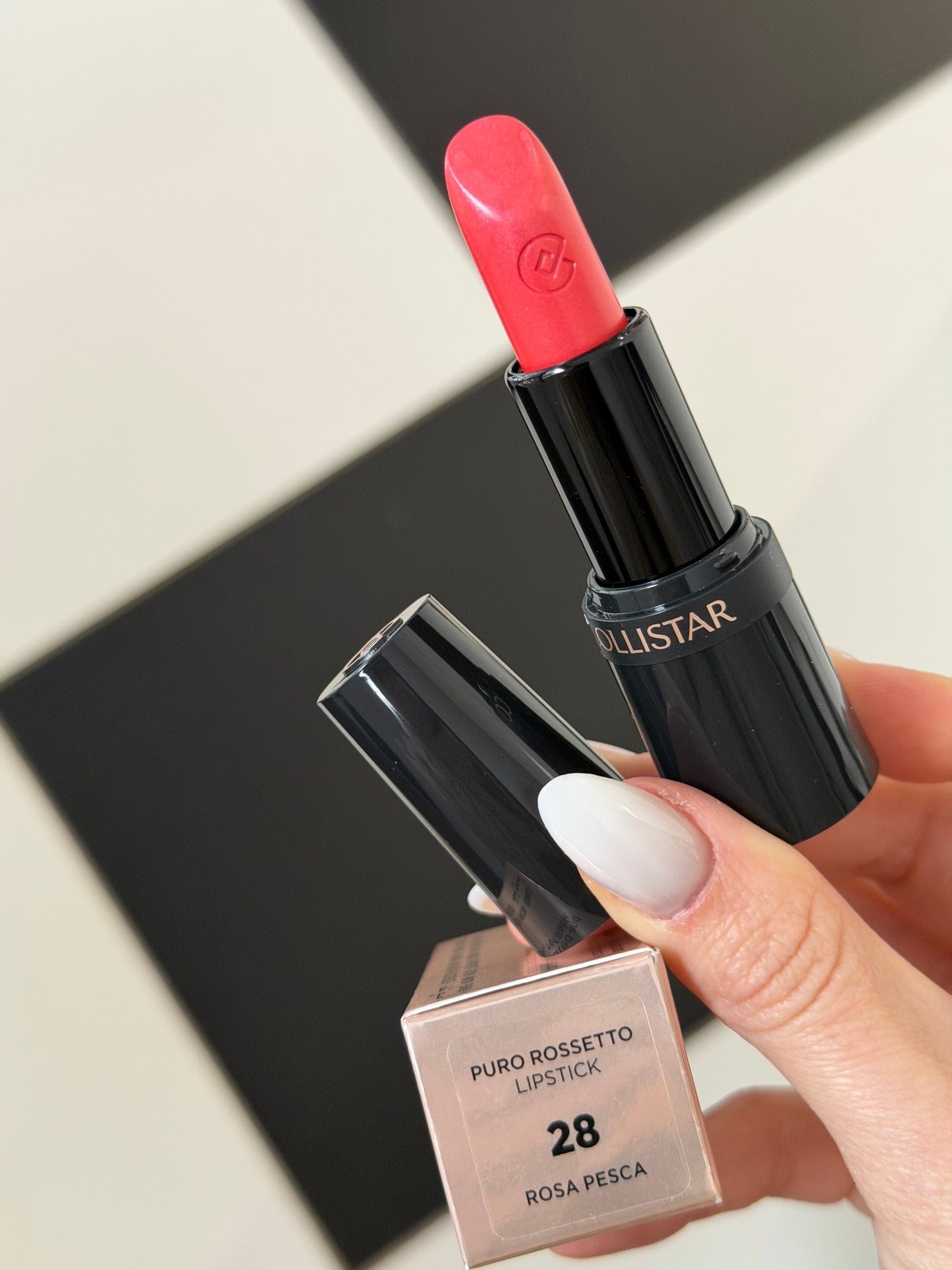 COLLISTAR
Puro Lipstick (28)
Hydrated Lips With a Long-Lasting Matte Finish