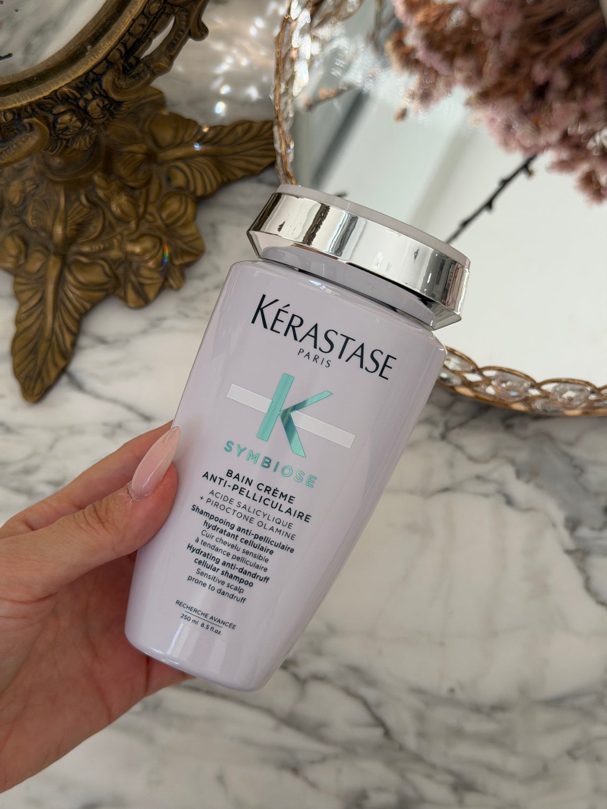 KÉRASTASE Symbiose Bain Crème Antipelliculaire Antidandruff Shampoo
Sulfate-Free For Hair & Scalp Prone To Dandruff