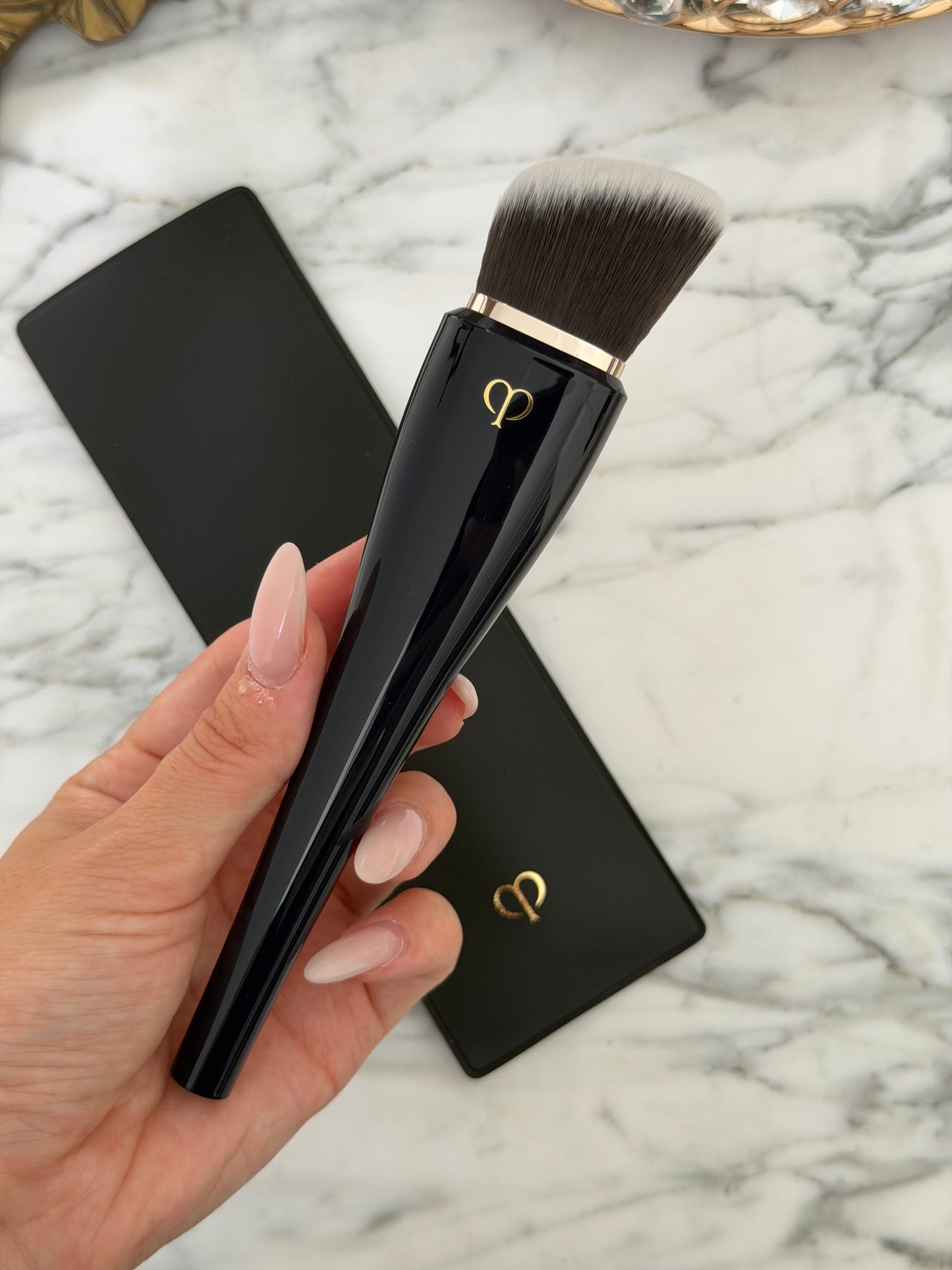 CLÉ DE PEAU BEAUTÉ Light Coverage Foundation Brush