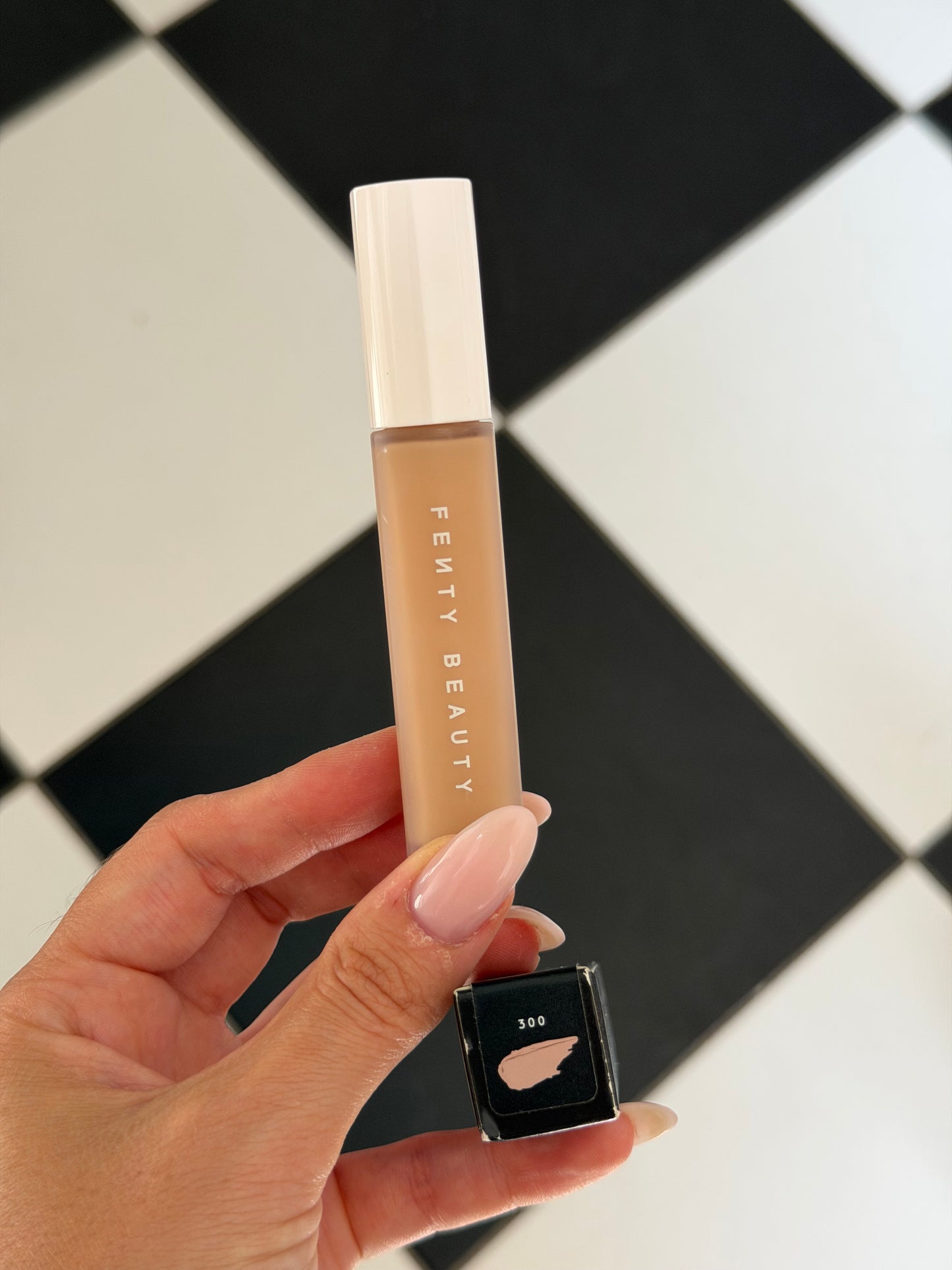 FENTY BEAUTY Pro Filt'r Instant Retouch Concealer (300)