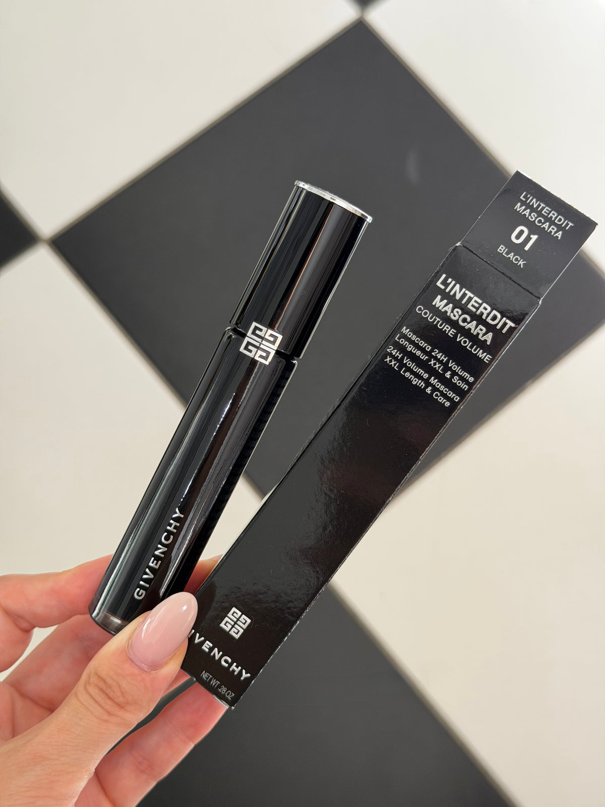 GIVENCHY L’Interdit Mascara 24H Volume & XXL Length (01)