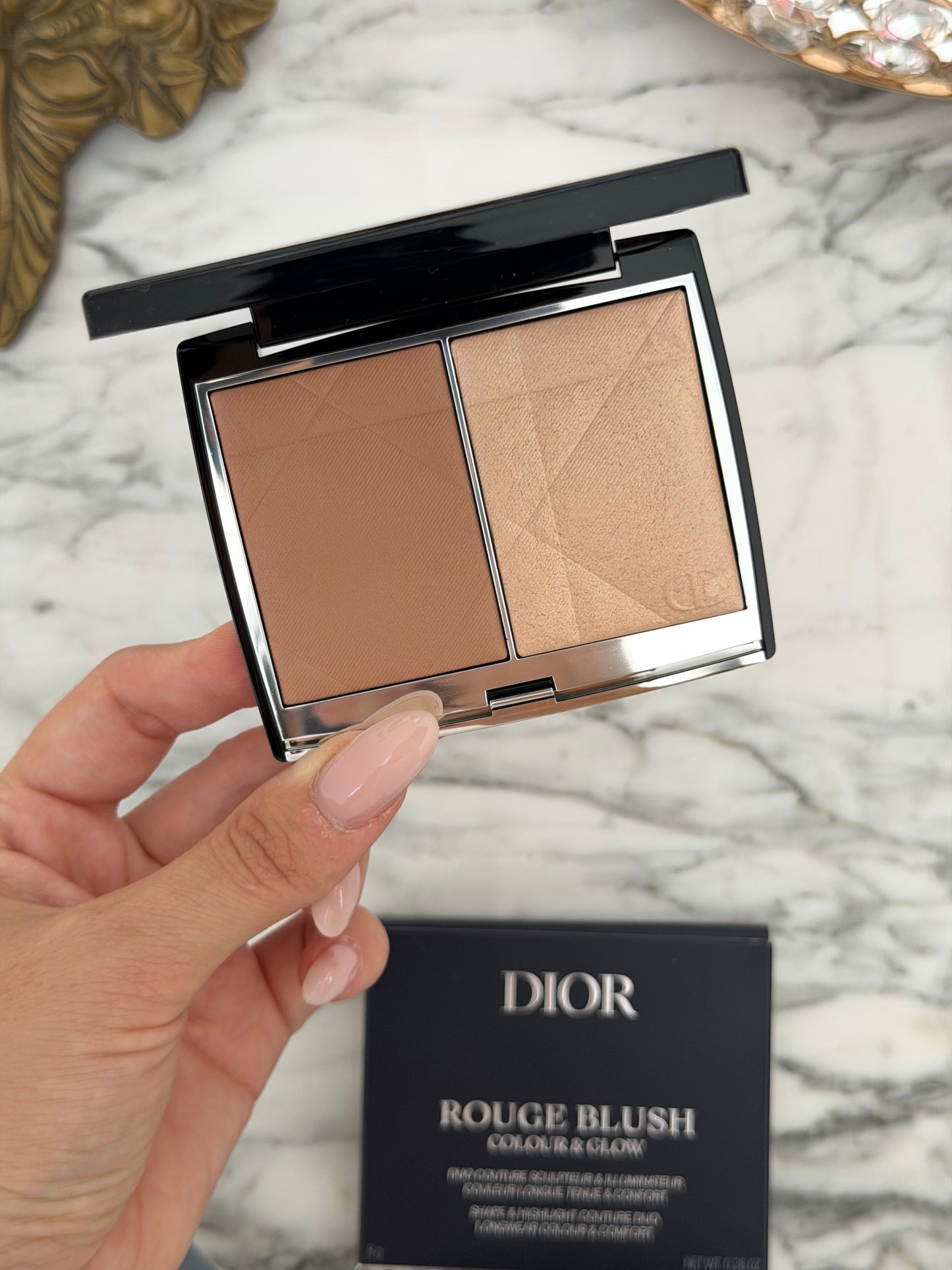 DIOR Rouge Blush Colour & Glow (100)
Multi-Use Face Palette – Color and Highlighter Duo