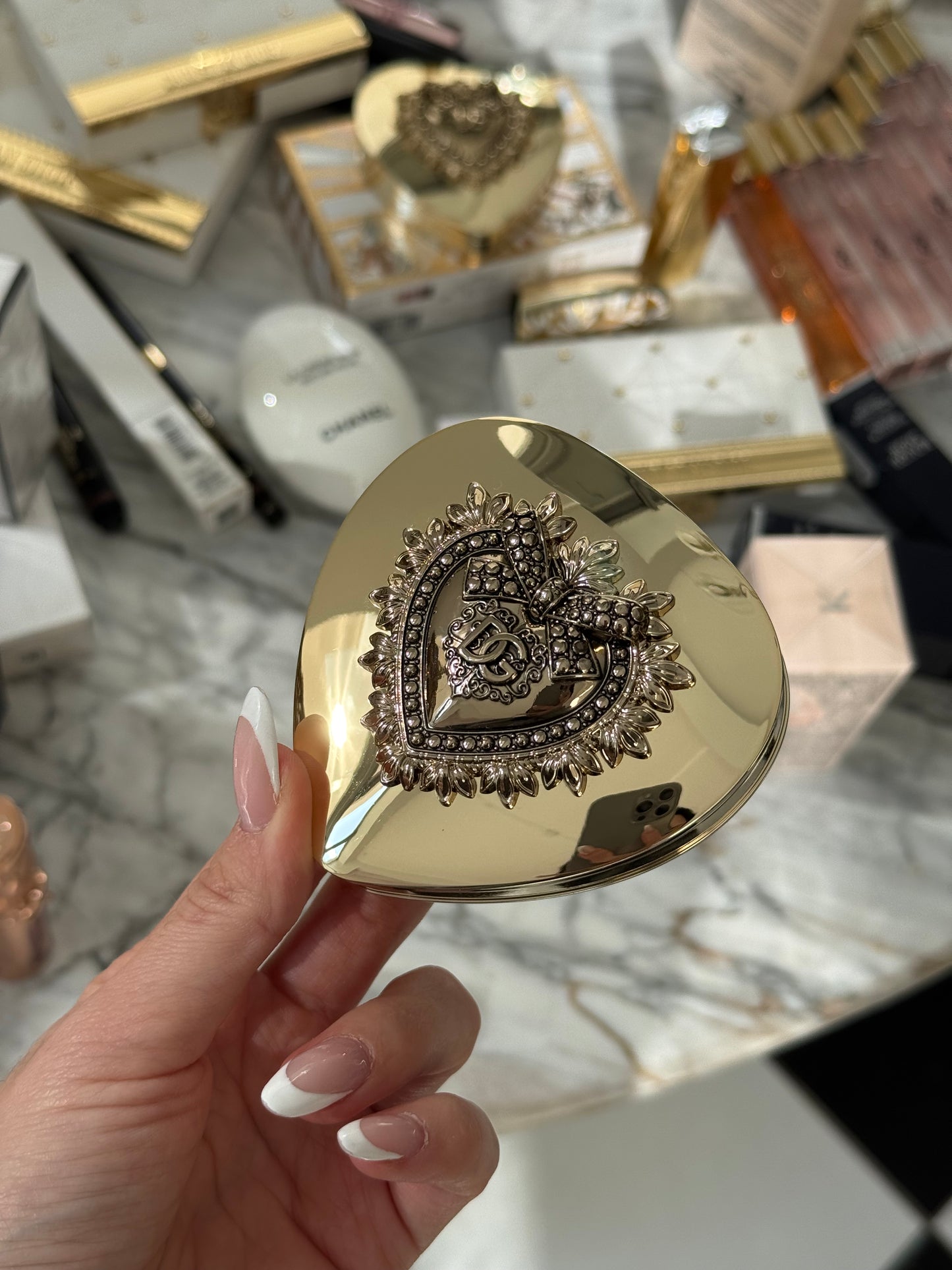 DOLCE&GABBANA Ever Icon Eye Palette (01)
10H Multi-Finish Day To Night Eyeshadow