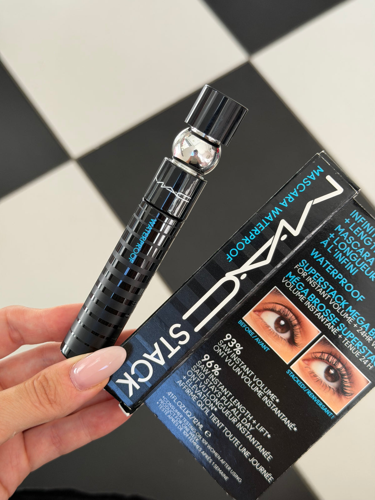 MAC Stack Waterproof Mascara Black
Infinite-Build Volume And Length