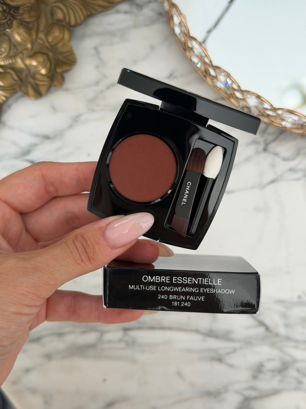 CHANEL Ombre Essentielle Multi-Use Longwearing Eyeshadow (240)