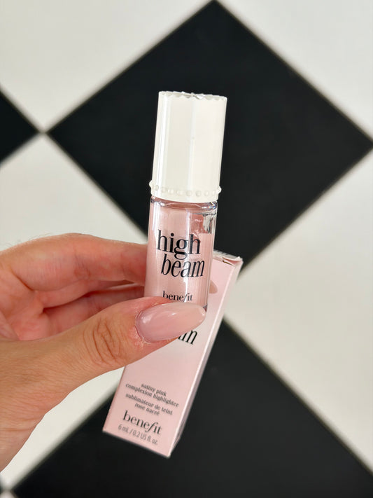 BENEFIT High Beam
Satiny Pink Complexion Highlighter