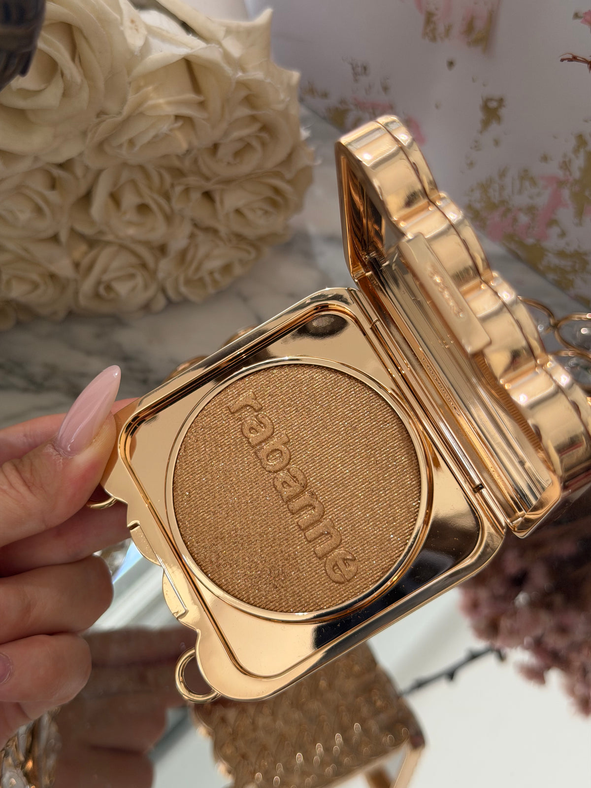 PACO RABANNE 1969 Makeup Clutch
Ultra-Shiny, All-Over Luminizer, Second Skin Comfort