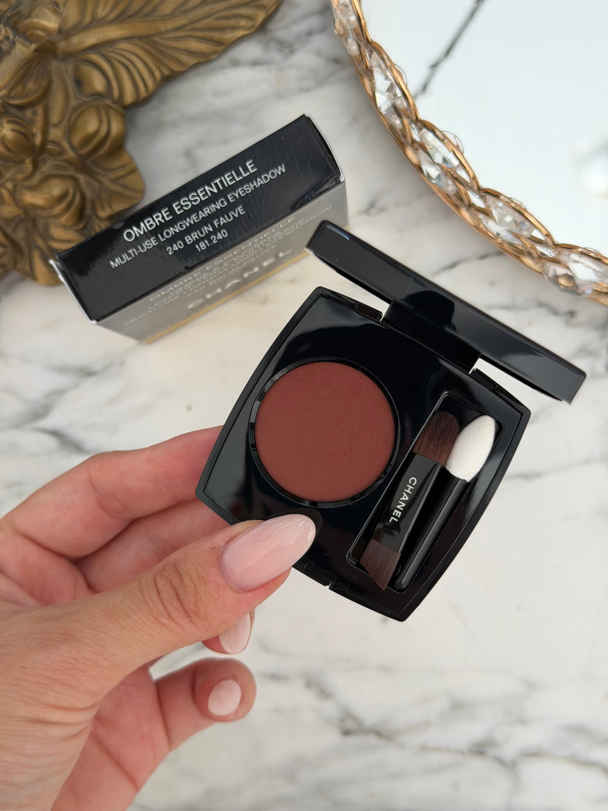 CHANEL Ombre Essentielle Multi-Use Longwearing Eyeshadow (240)