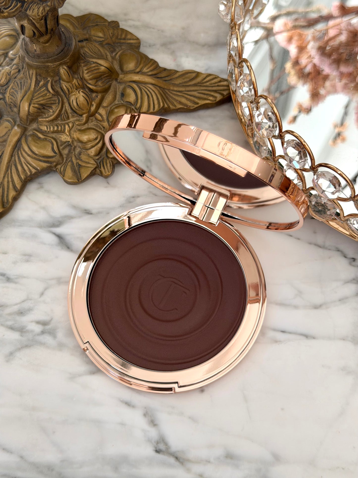 CHARLOTTE TILBURY Beautiful Skin Sun-Kissed Glow Bronzer (4)
Face & Body