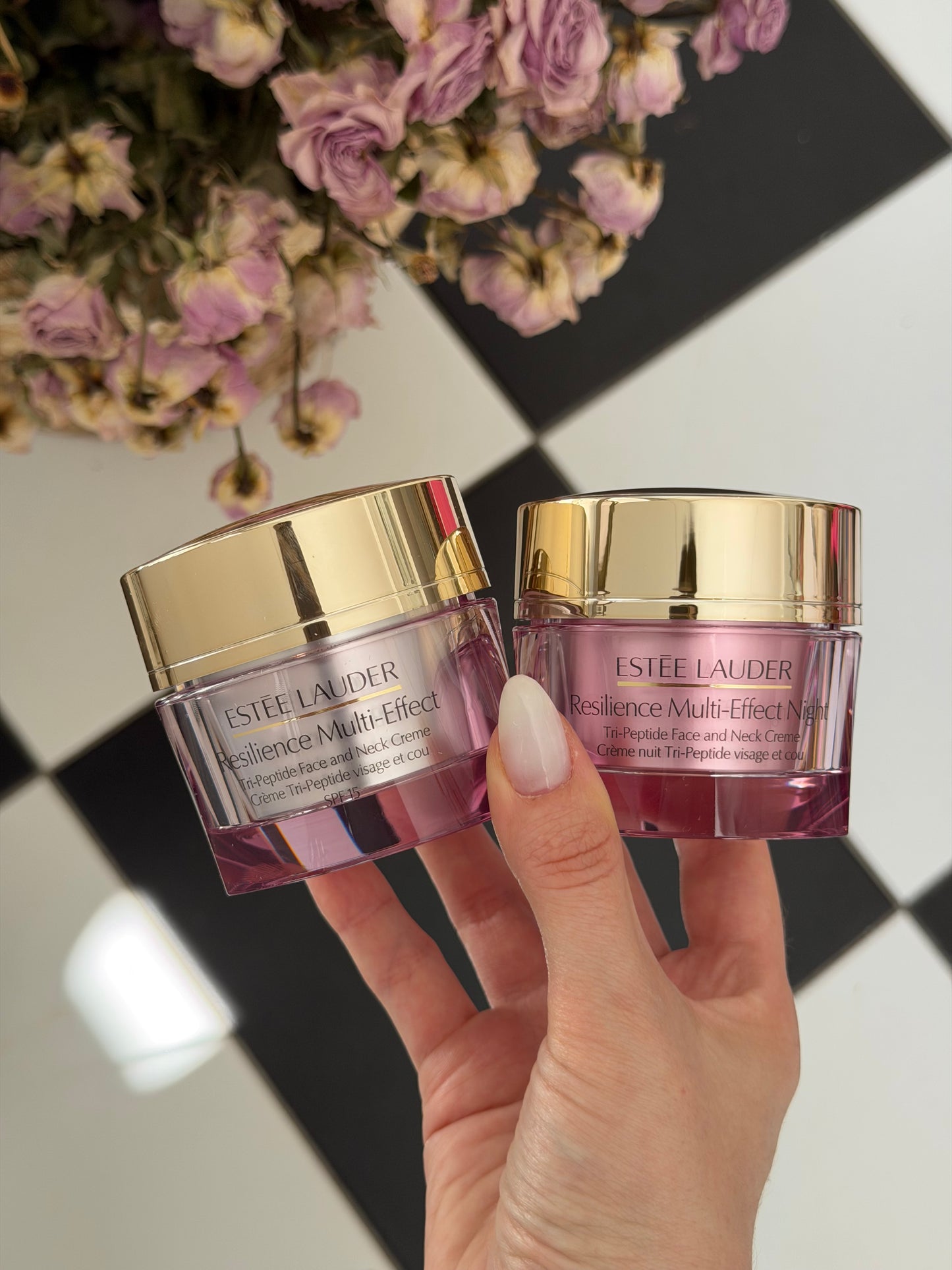 ESTEE LAUDER Resilience Multi-Effect Night
Tri-Peptide Face and Neck Creme SPF15