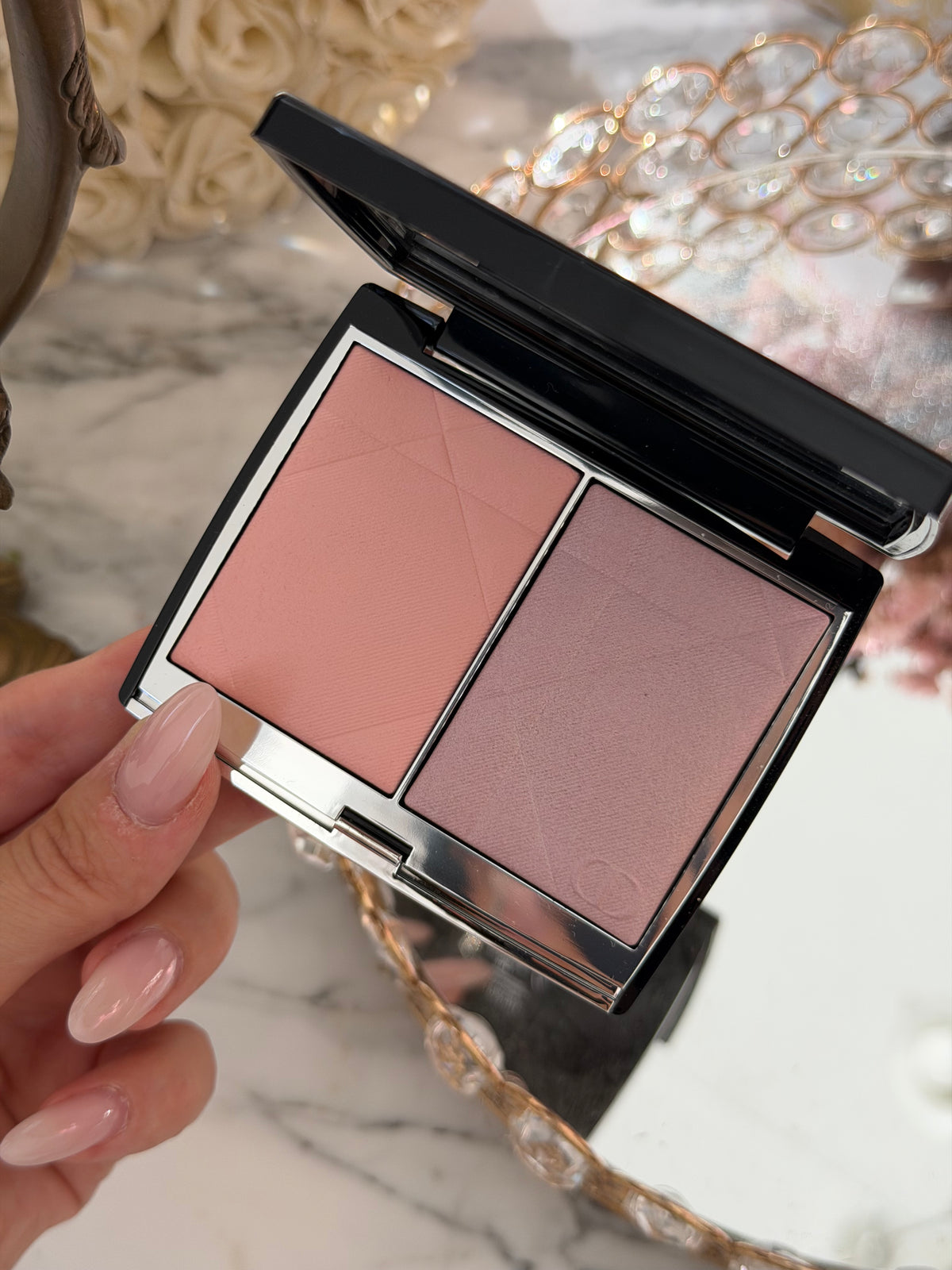 DIOR Rouge Blush Colour & Glow (287)
Multi-Use Face Palette – Color and Highlighter Duo