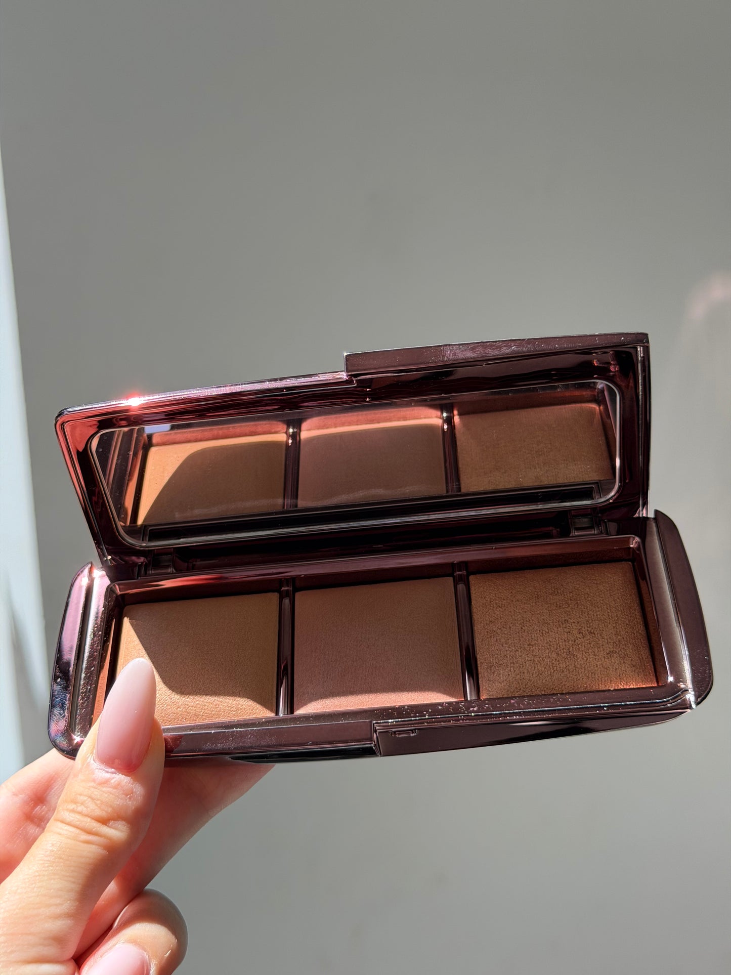 HOURGLASS Ambient Lighting Palette - Volume III