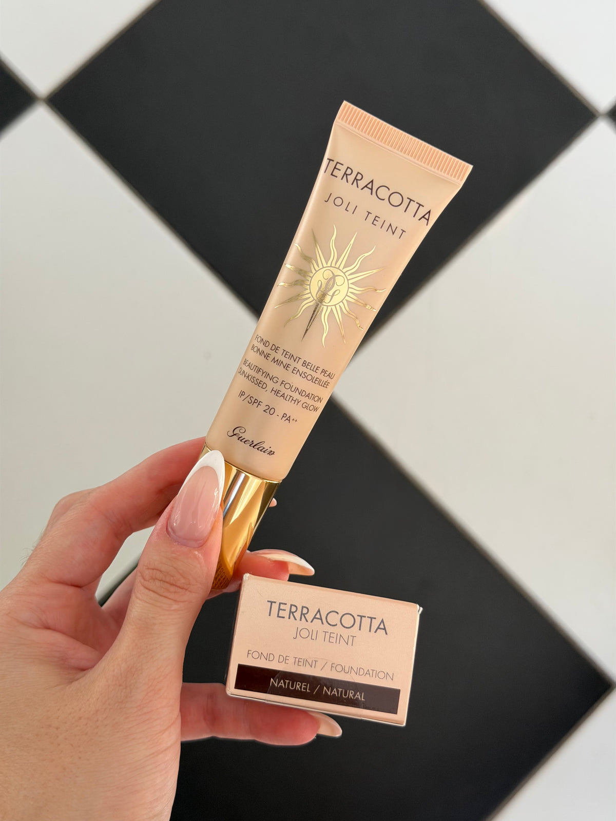 GUERLAIN Terracotta Joli Teint
Beautifying Foundation Sun-Kissed, Healthy Glow SPF20 - PA++